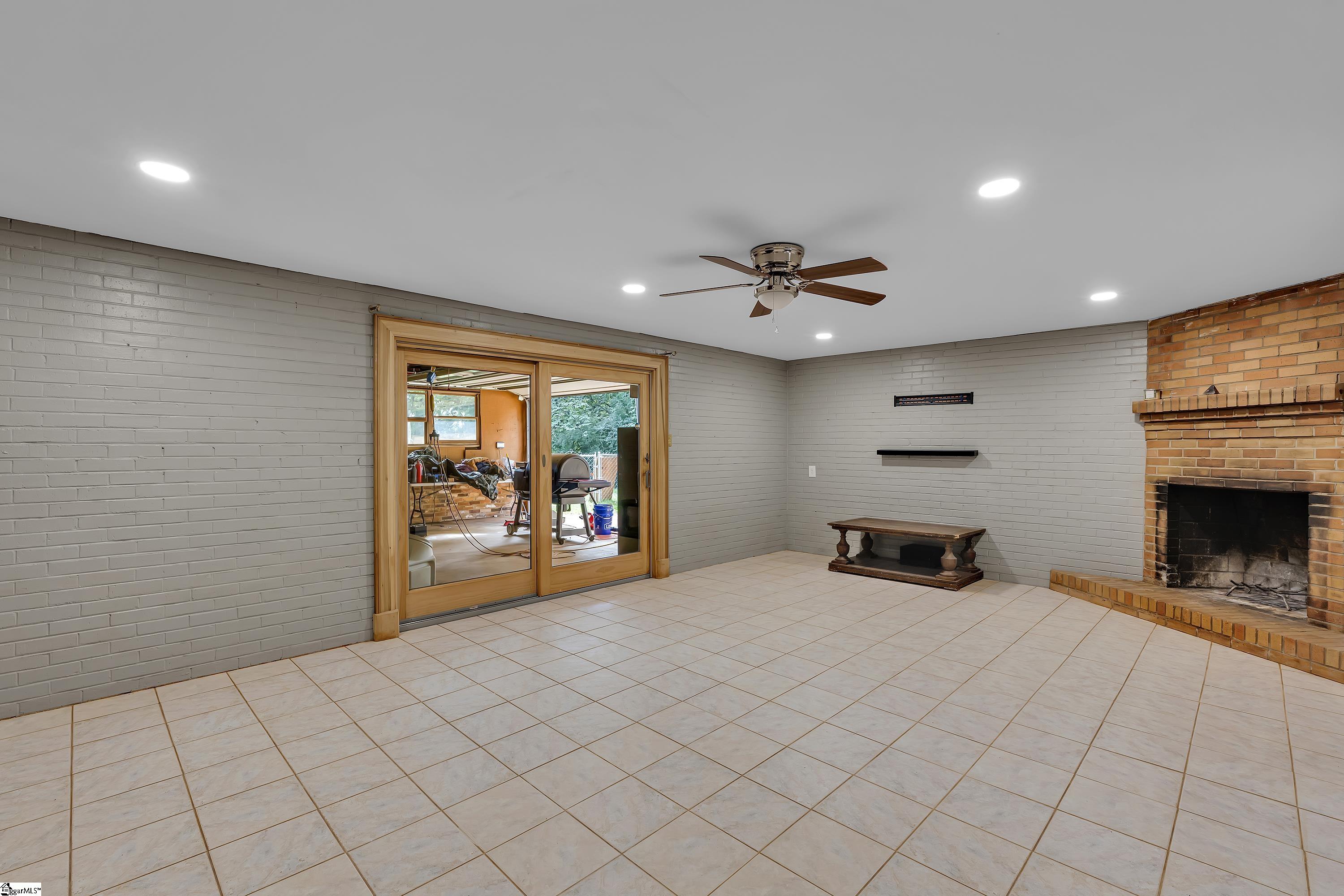2209 Edgefield Road Property Photo 18