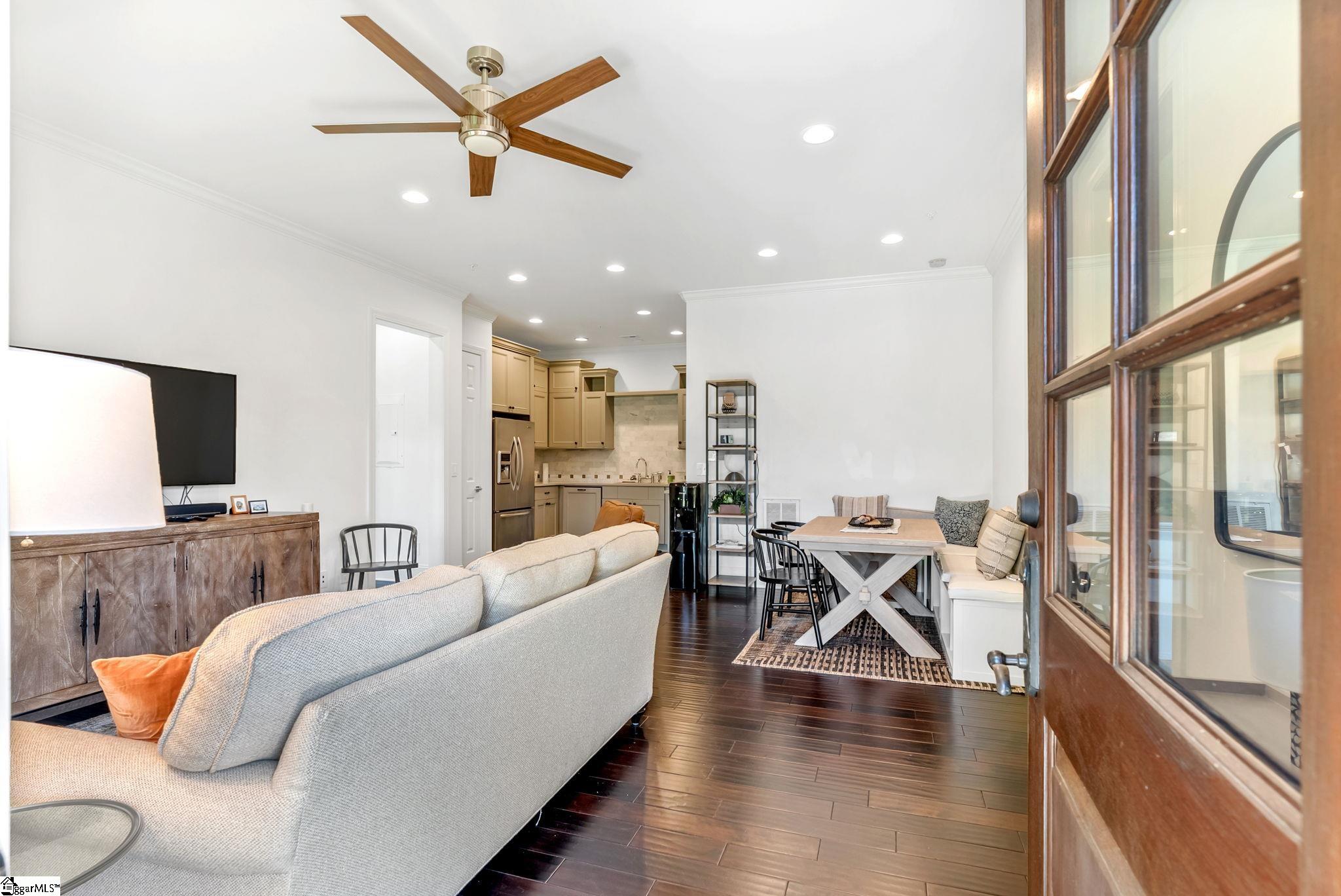 323 Imperia Court Property Photo 4