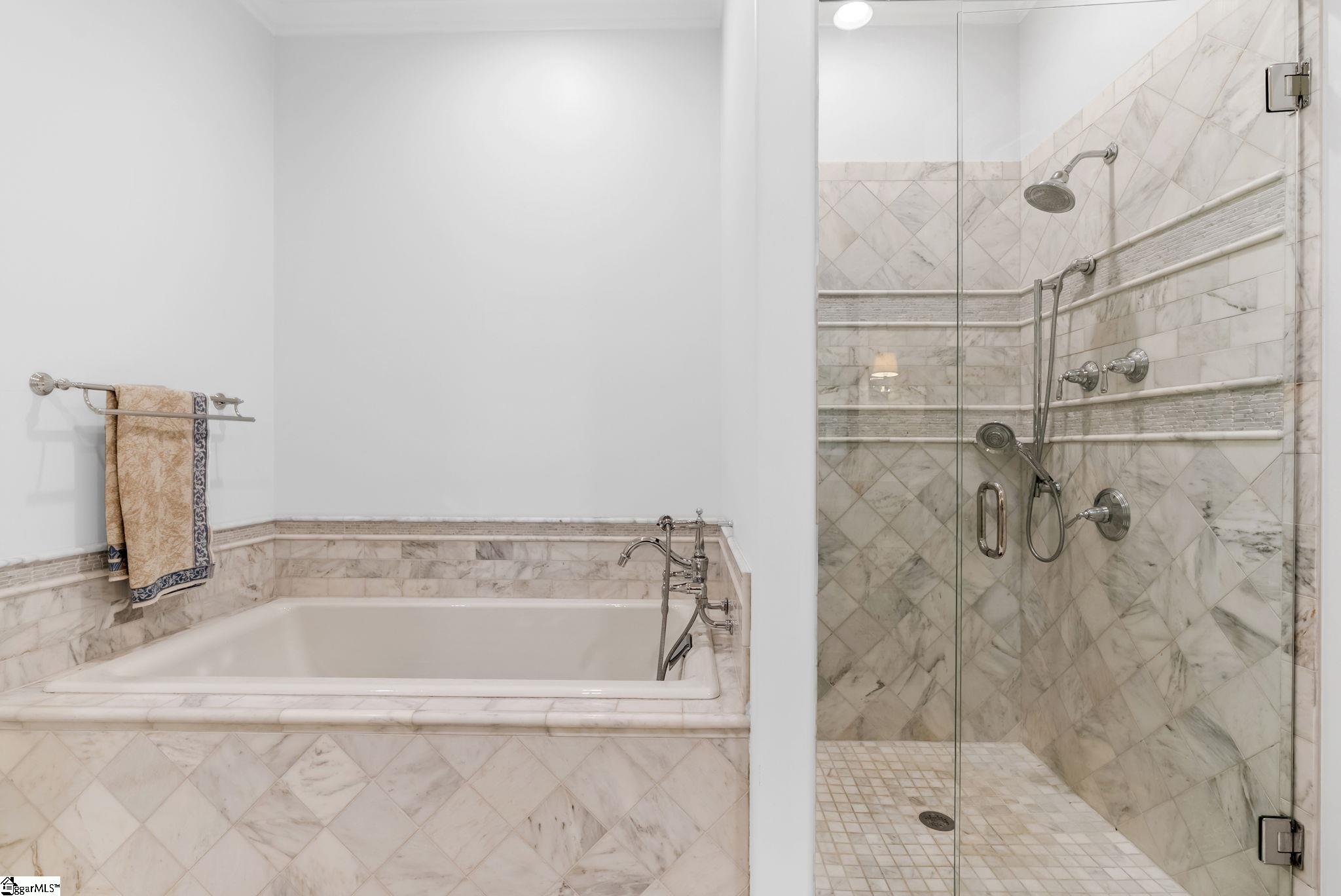 323 Imperia Court Property Photo 17