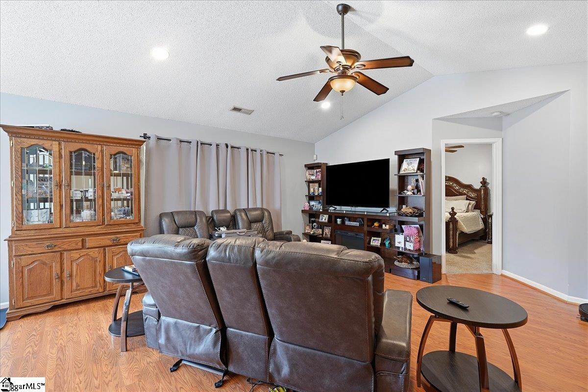 18 Buckhead Lane Property Photo 6