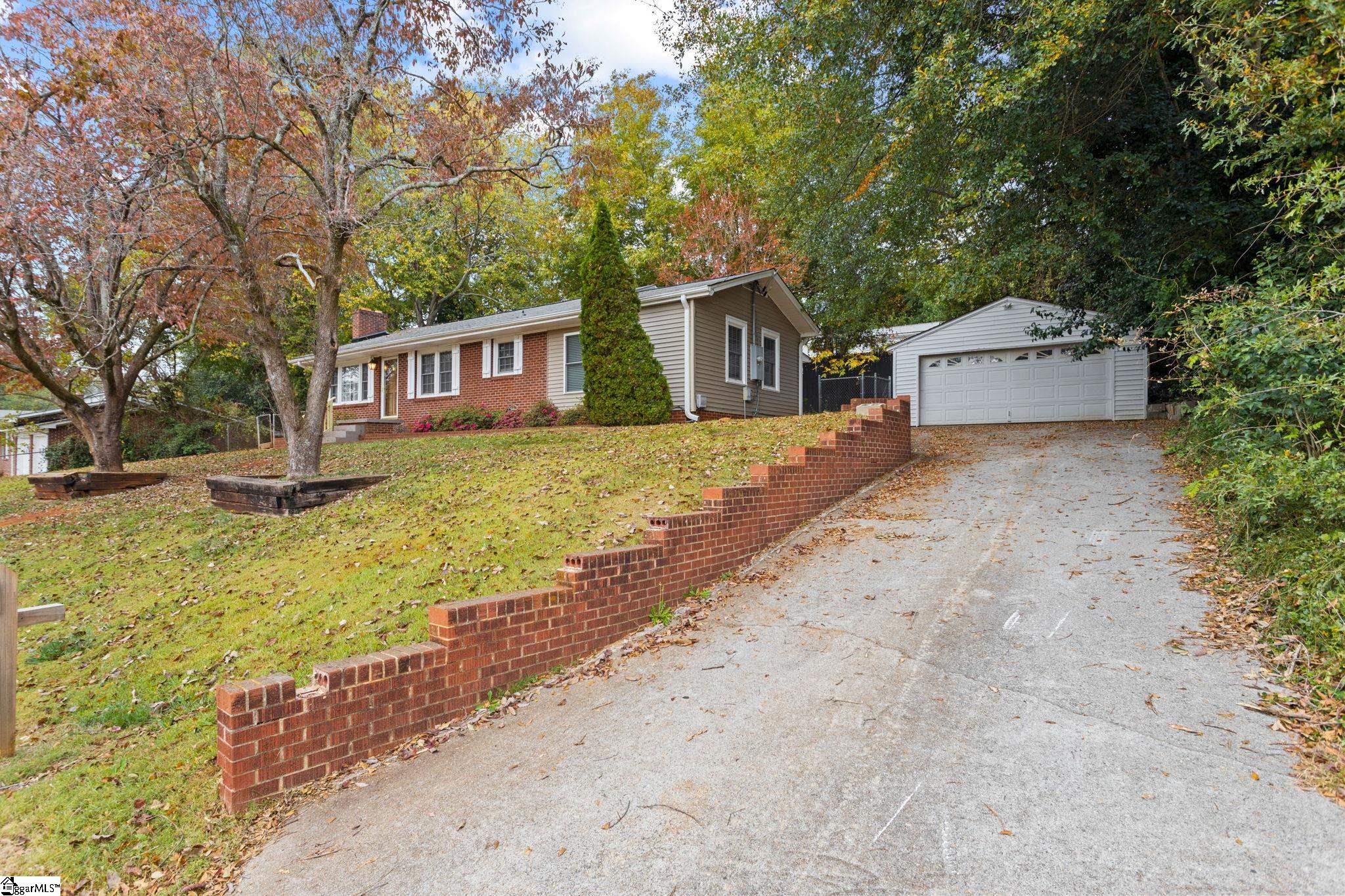 2 Abelia Drive Property Photo 4