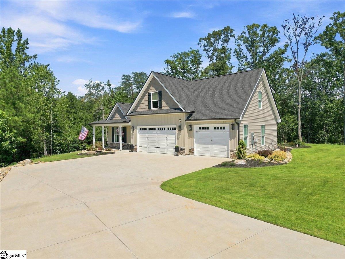 16 Marion Meadow Lane Property Photo 2