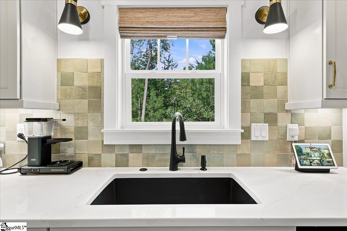 16 Marion Meadow Lane Property Photo 14