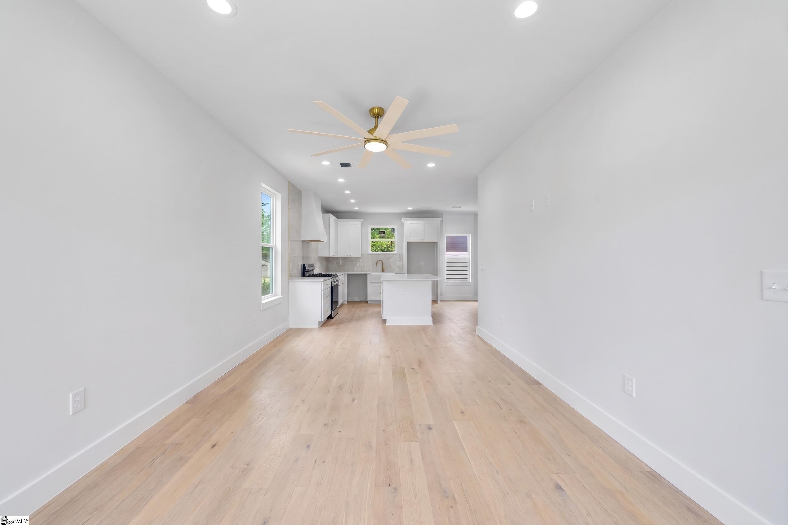 33 Happy Avenue Property Photo 2