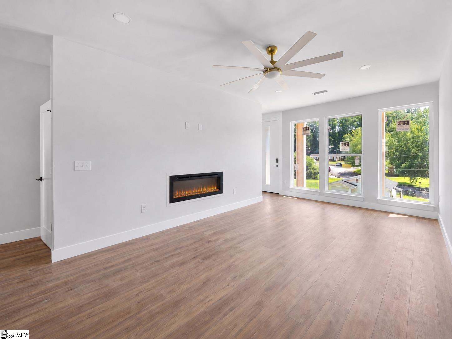 33 Happy Avenue Property Photo 3