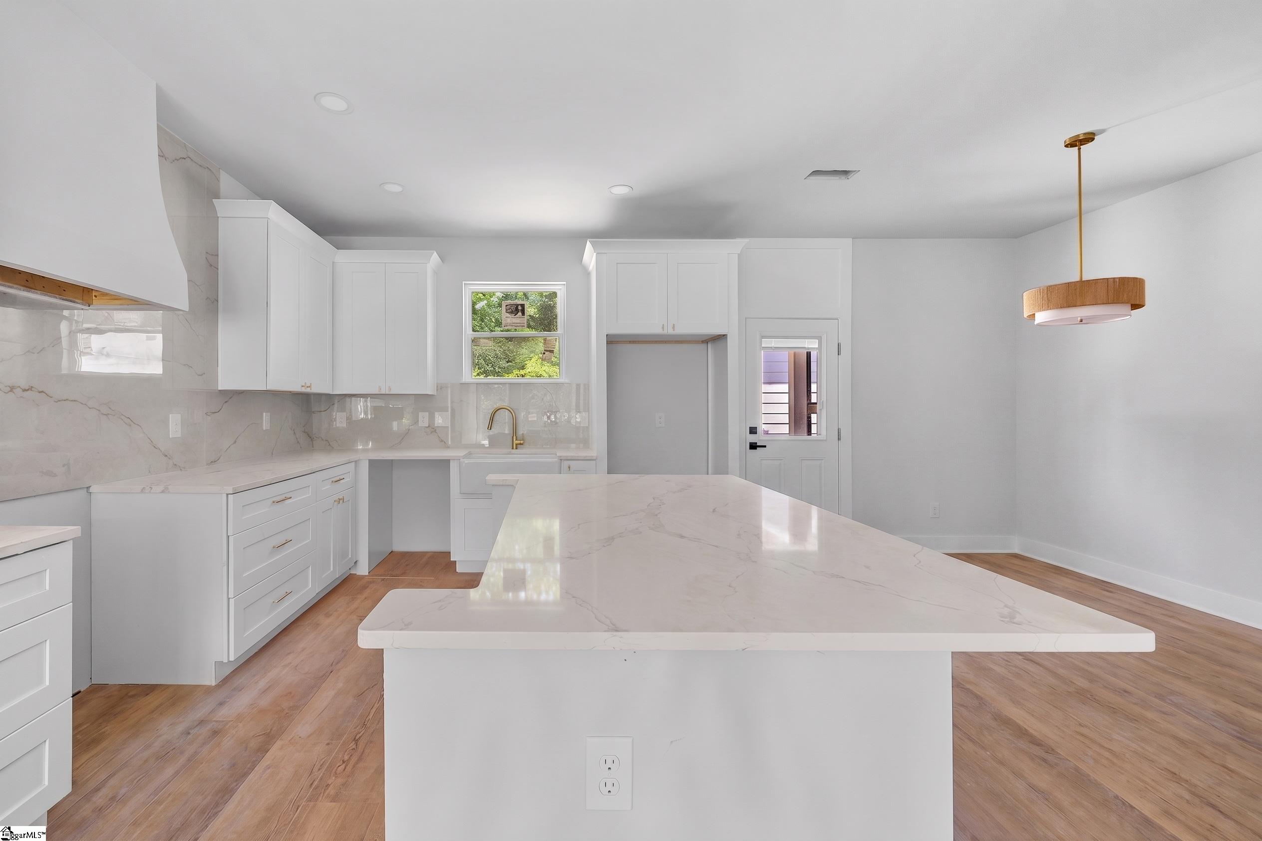 33 Happy Avenue Property Photo 4