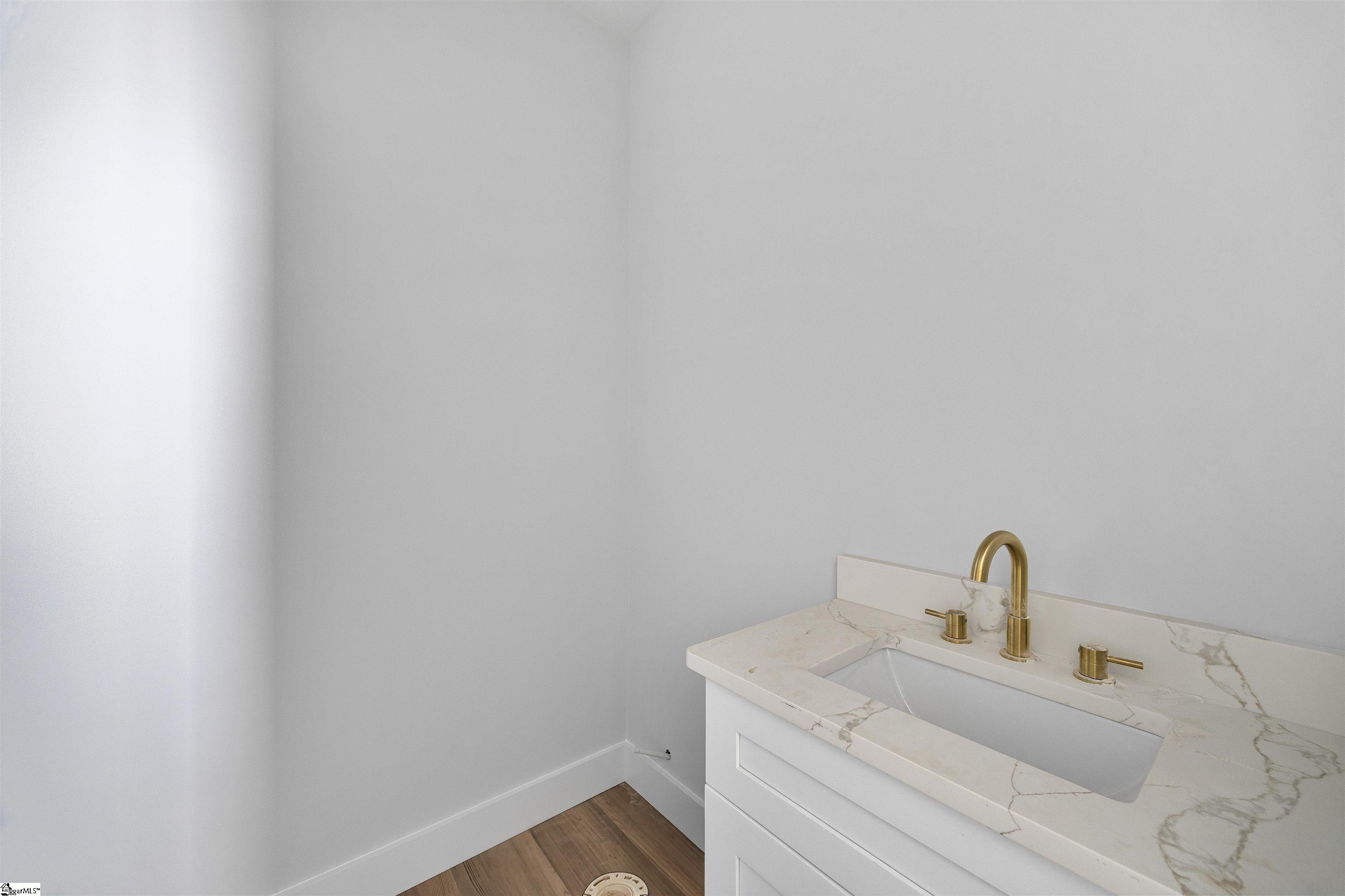 33 Happy Avenue Property Photo 6