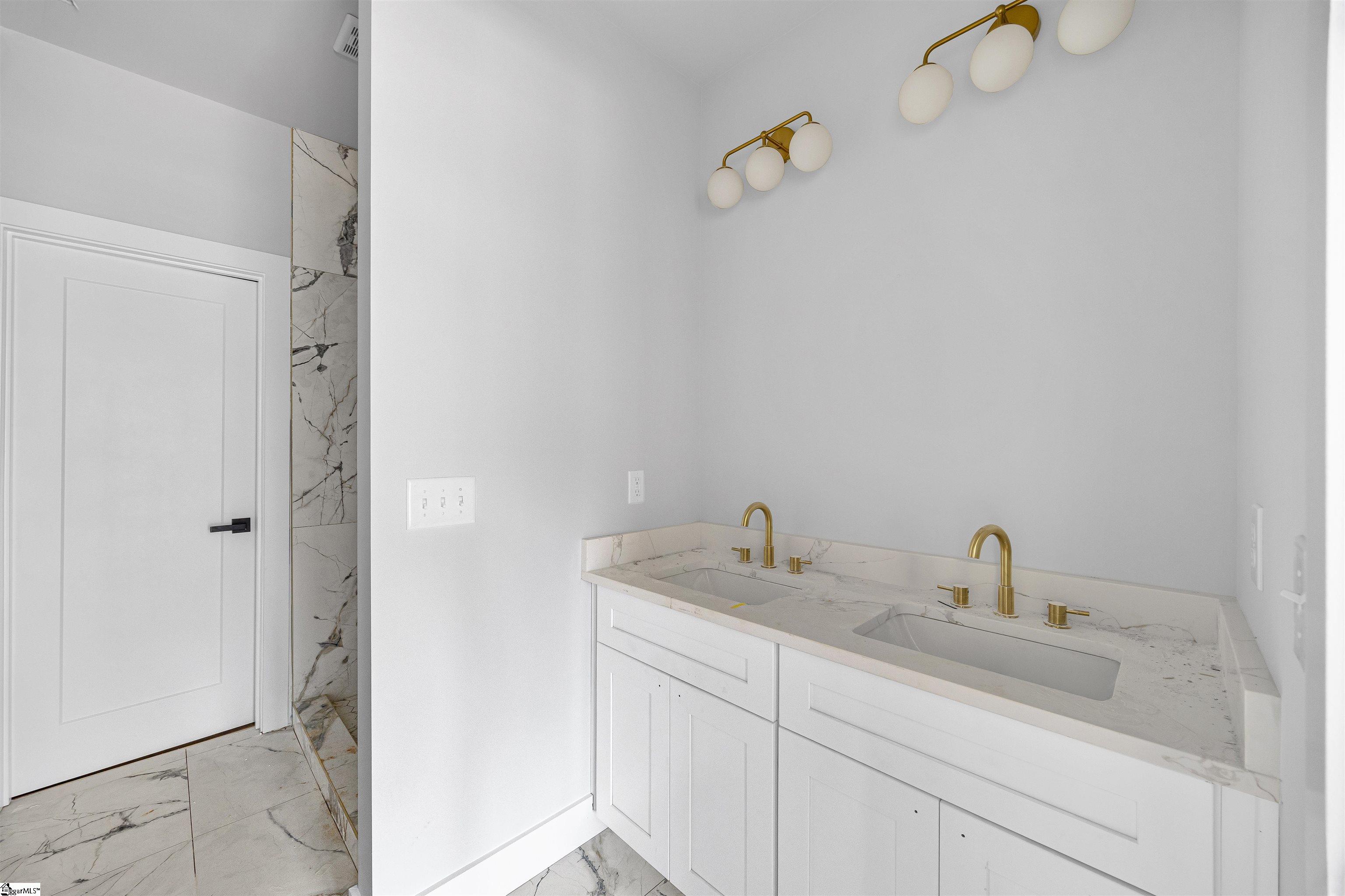 33 Happy Avenue Property Photo 9