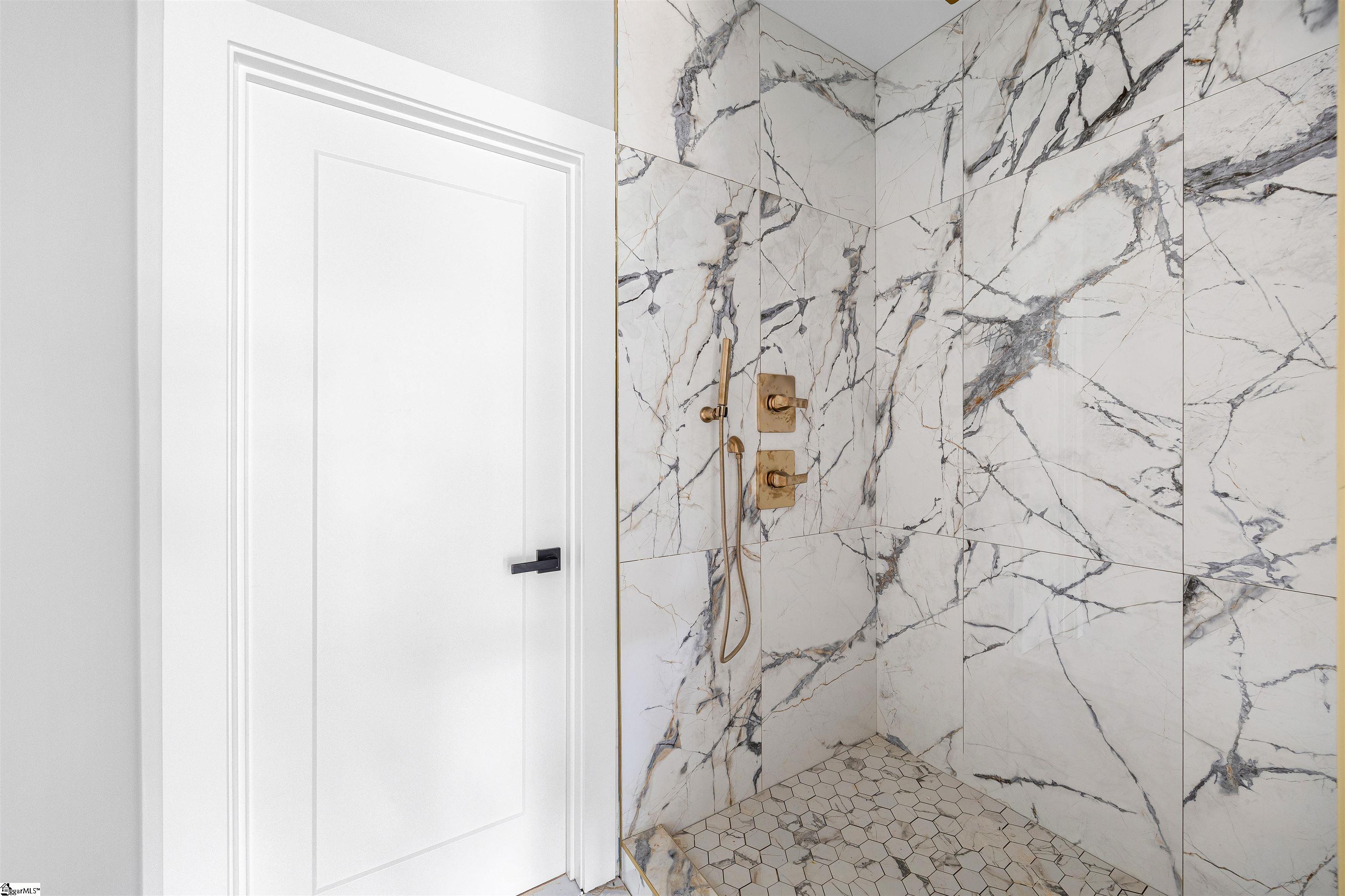 33 Happy Avenue Property Photo 10