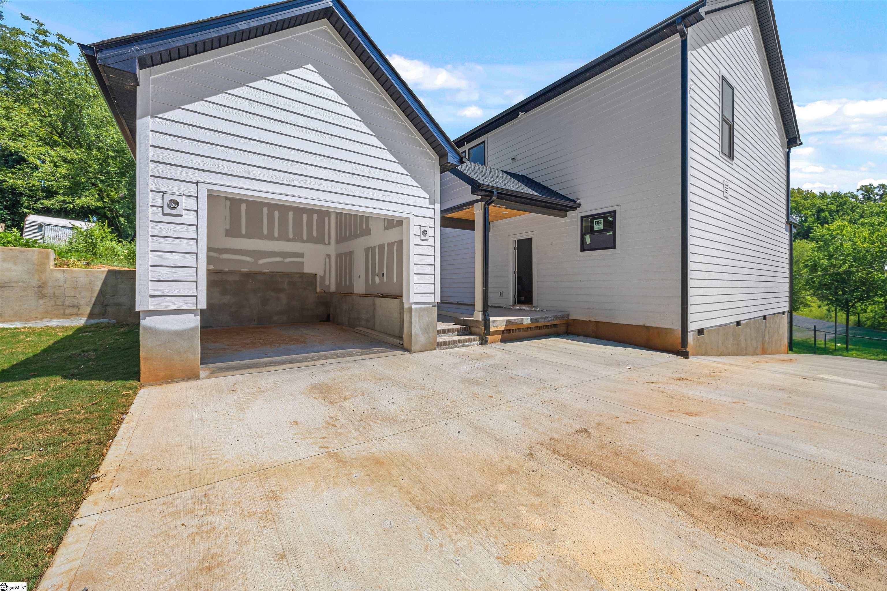 33 Happy Avenue Property Photo 11
