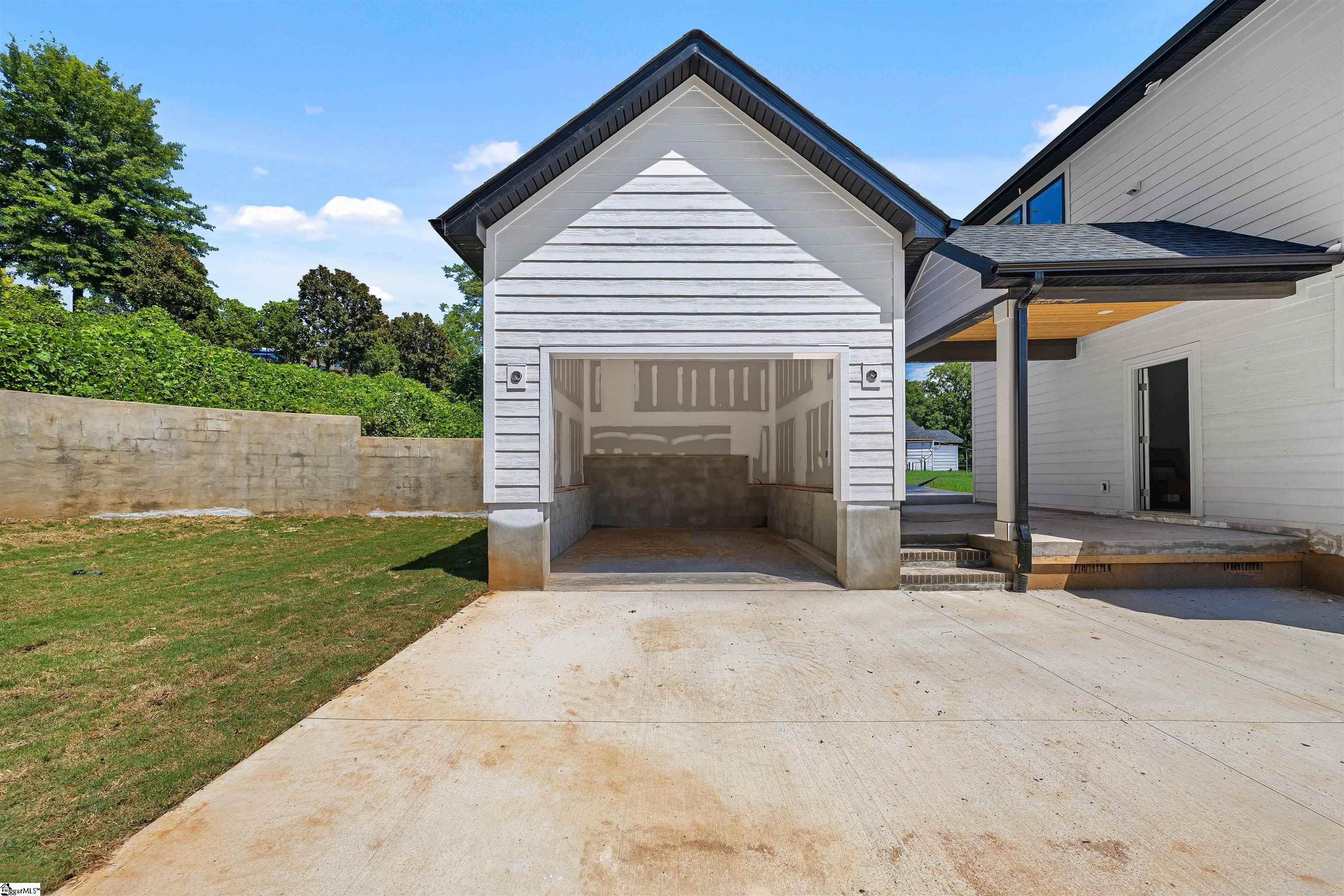 33 Happy Avenue Property Photo 12