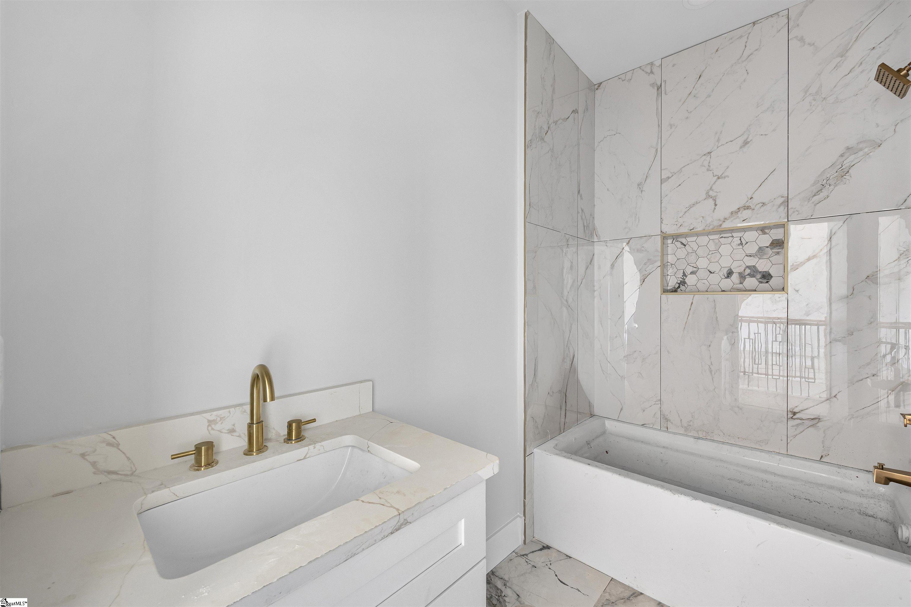33 Happy Avenue Property Photo 15