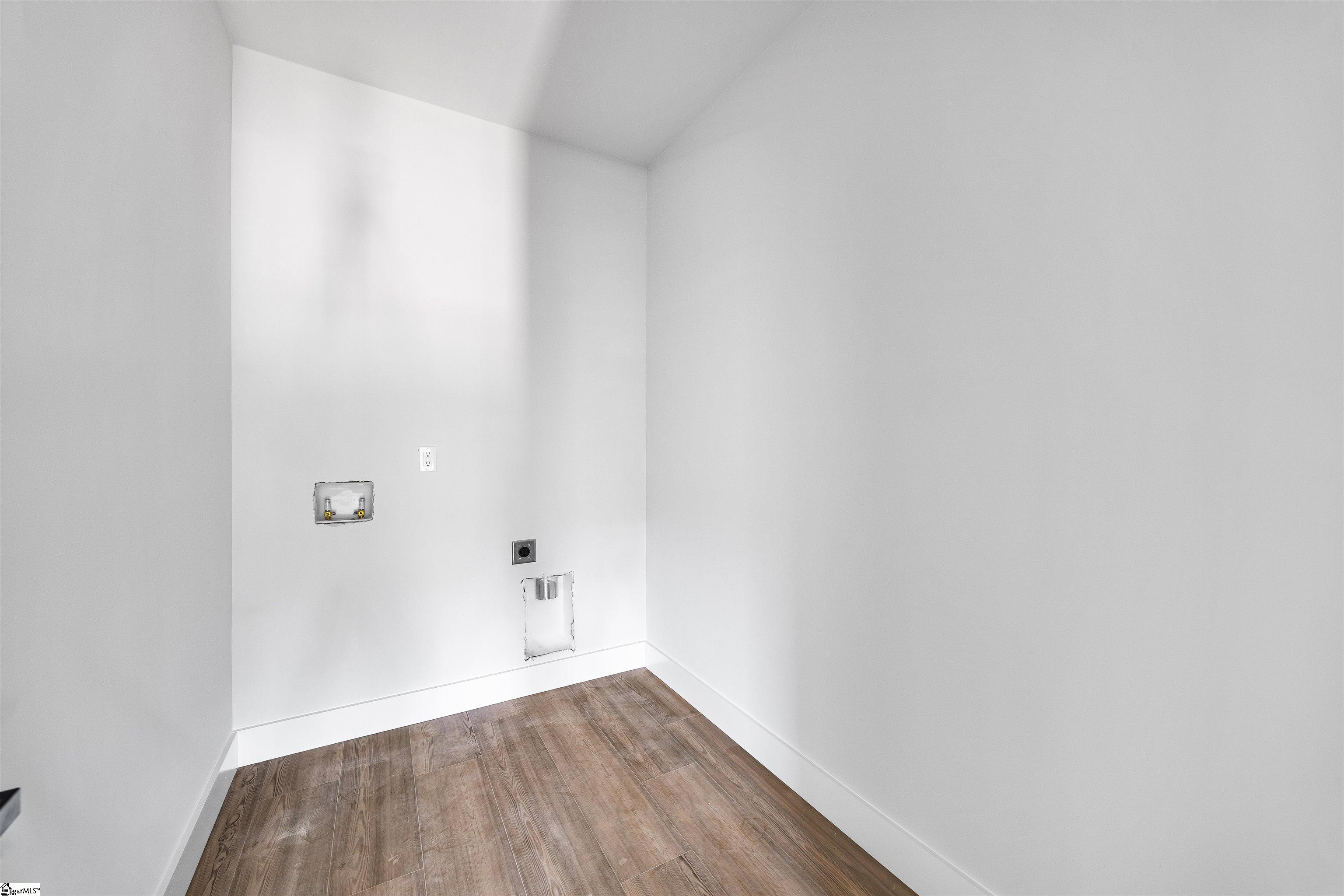 33 Happy Avenue Property Photo 18