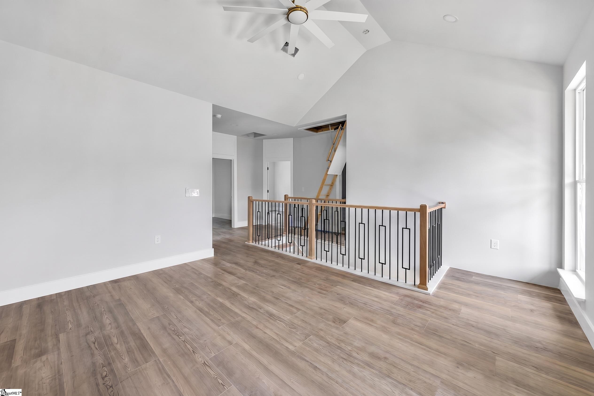33 Happy Avenue Property Photo 22