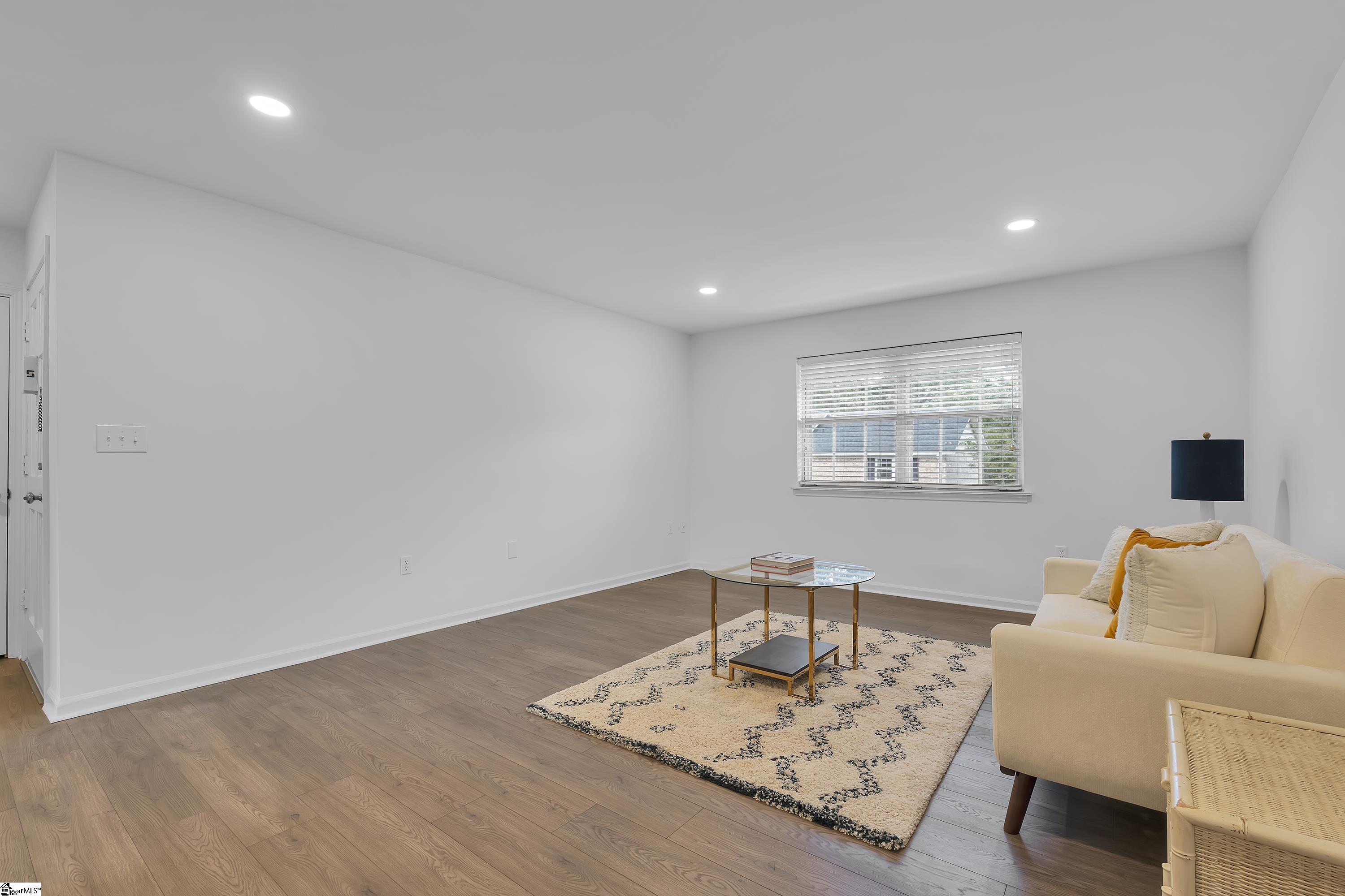 925 Cleveland Street Property Photo 7
