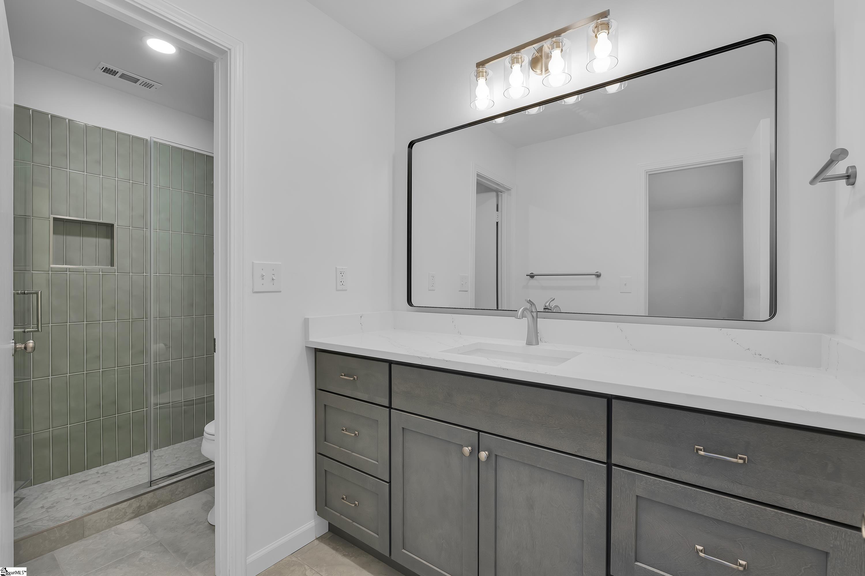 925 Cleveland Street Property Photo 17