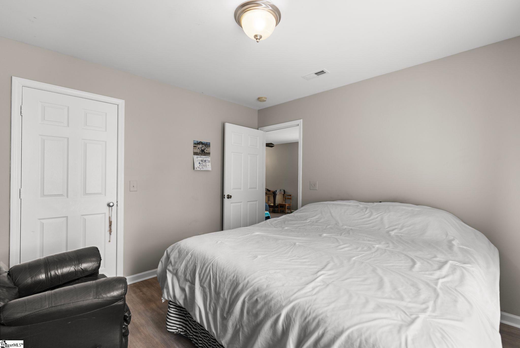 206 Oakland Avenue Property Photo 11