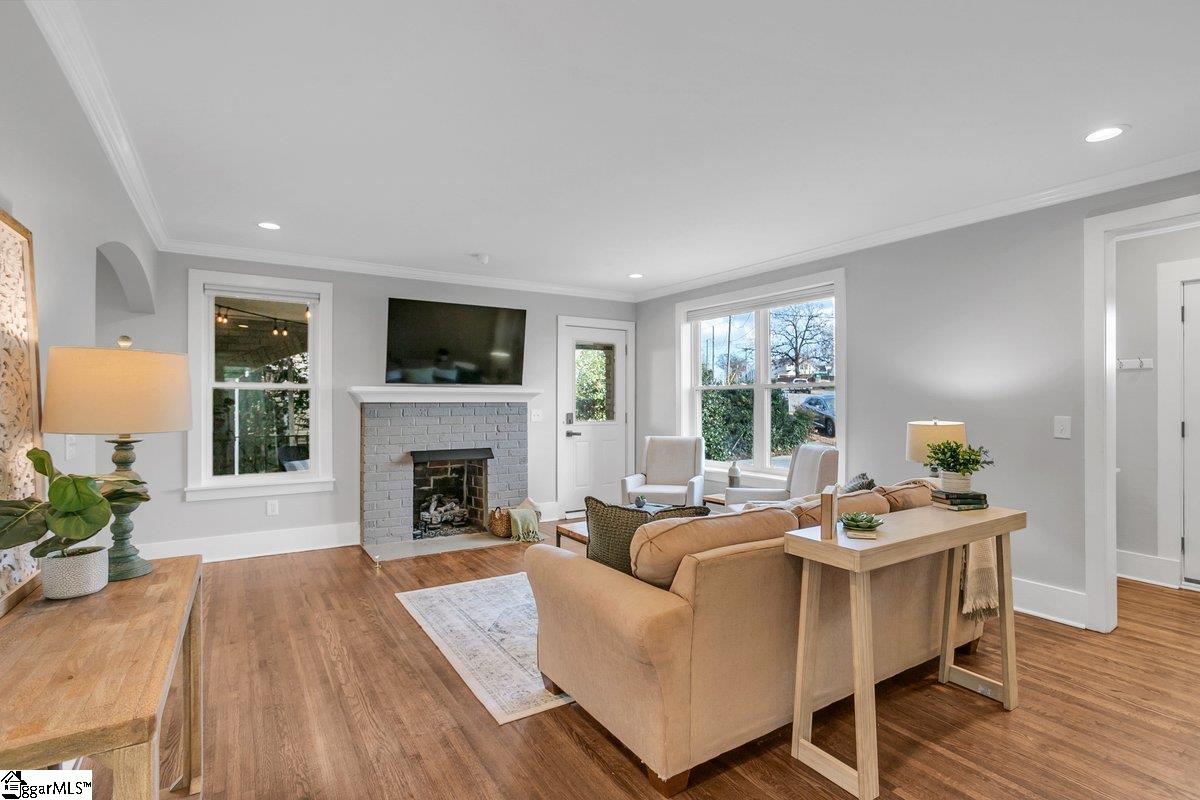 714 Arlington Avenue Property Photo 3