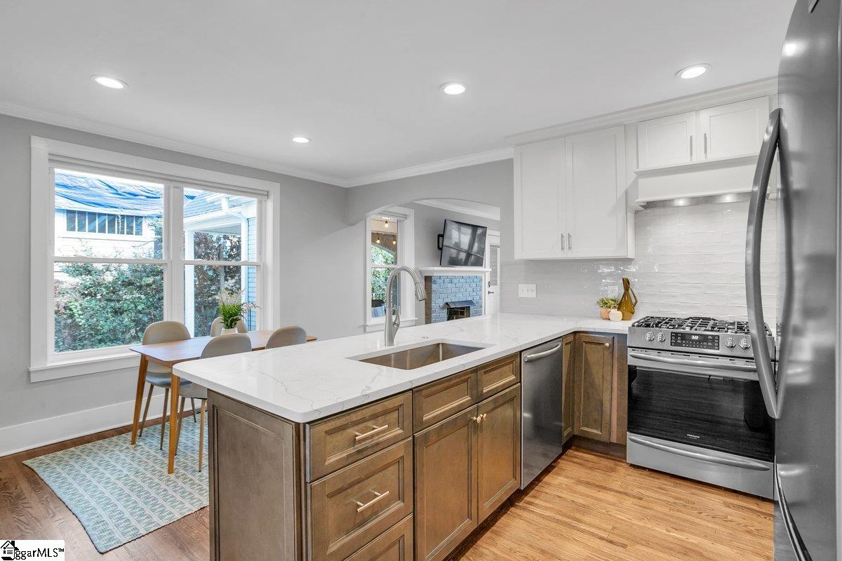 714 Arlington Avenue Property Photo 8