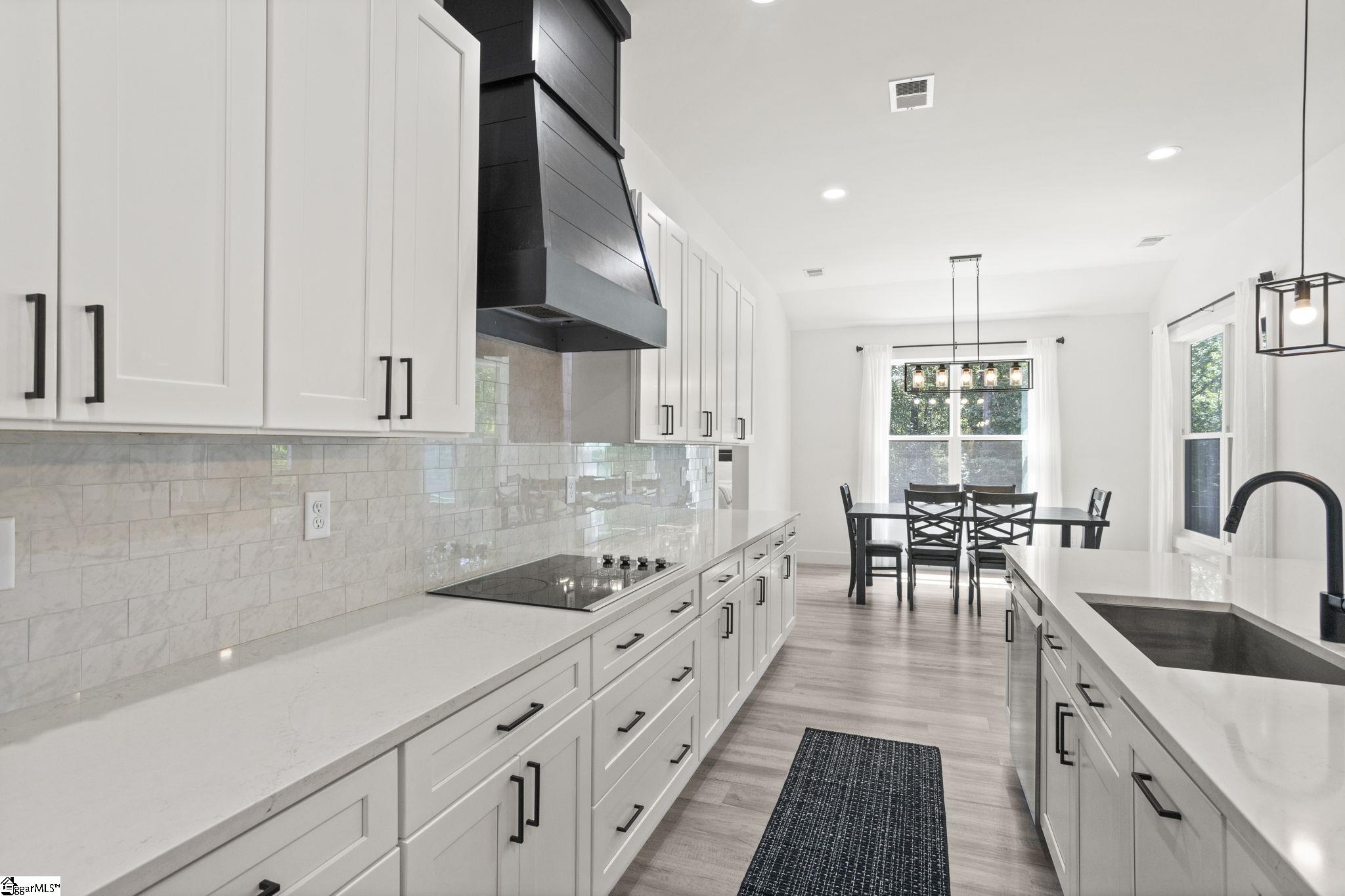 433 Lynn Road Property Photo 14