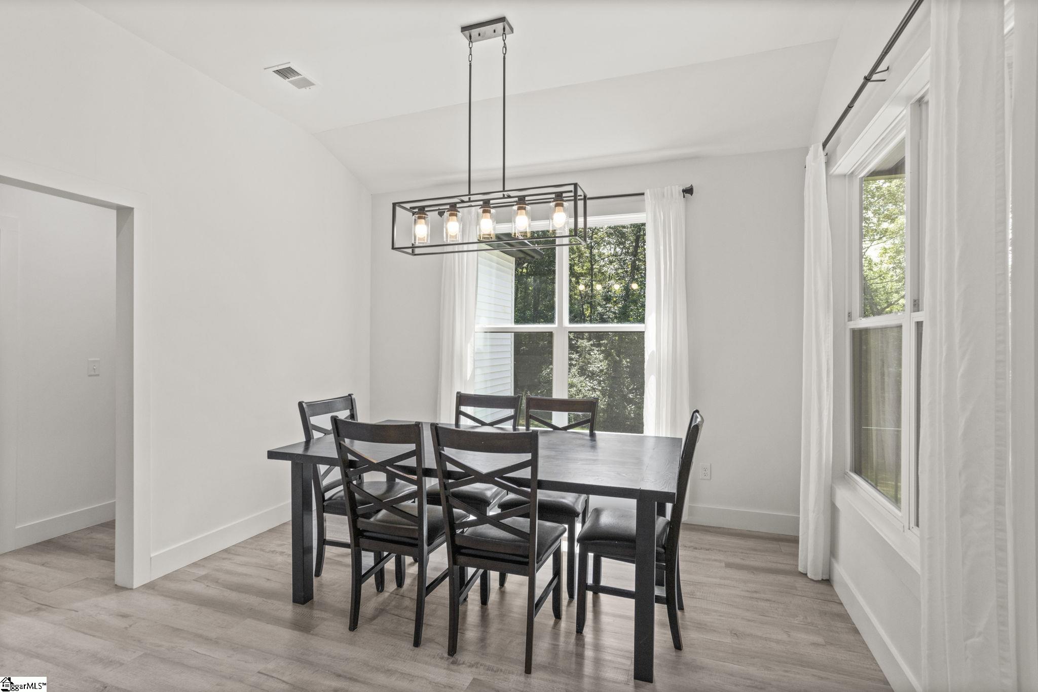 433 Lynn Road Property Photo 16