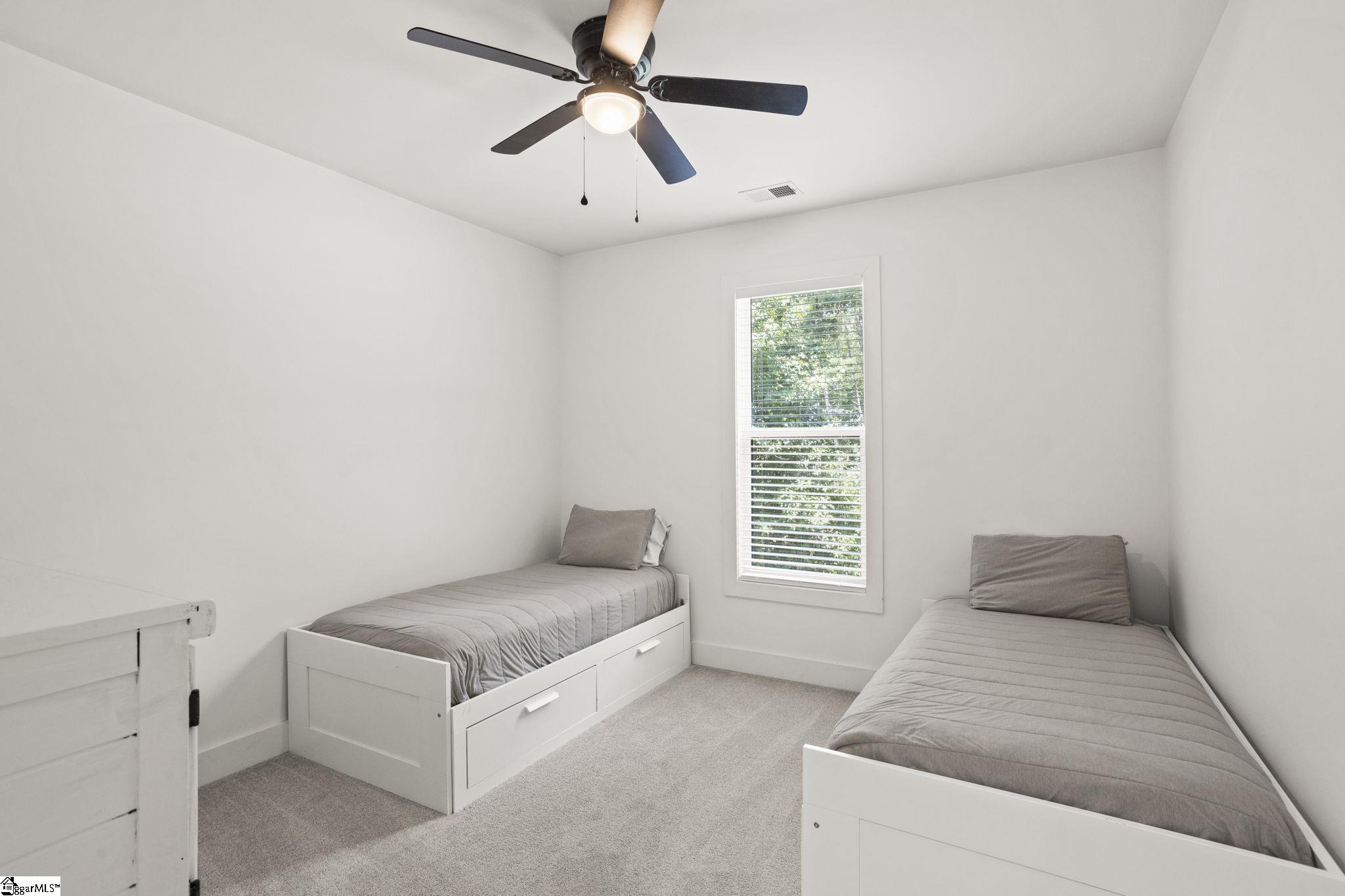 433 Lynn Road Property Photo 17