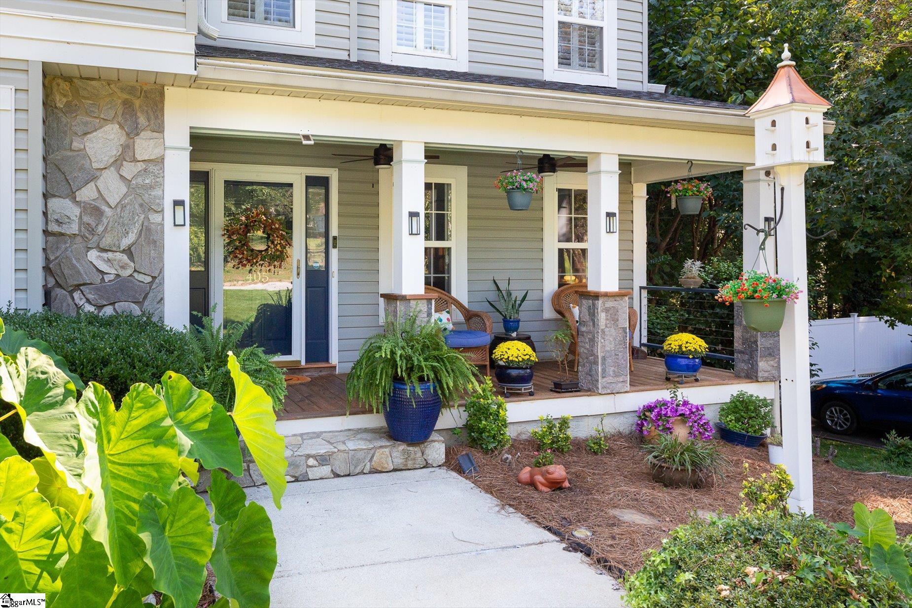 405 Foxhound Road Property Photo 2