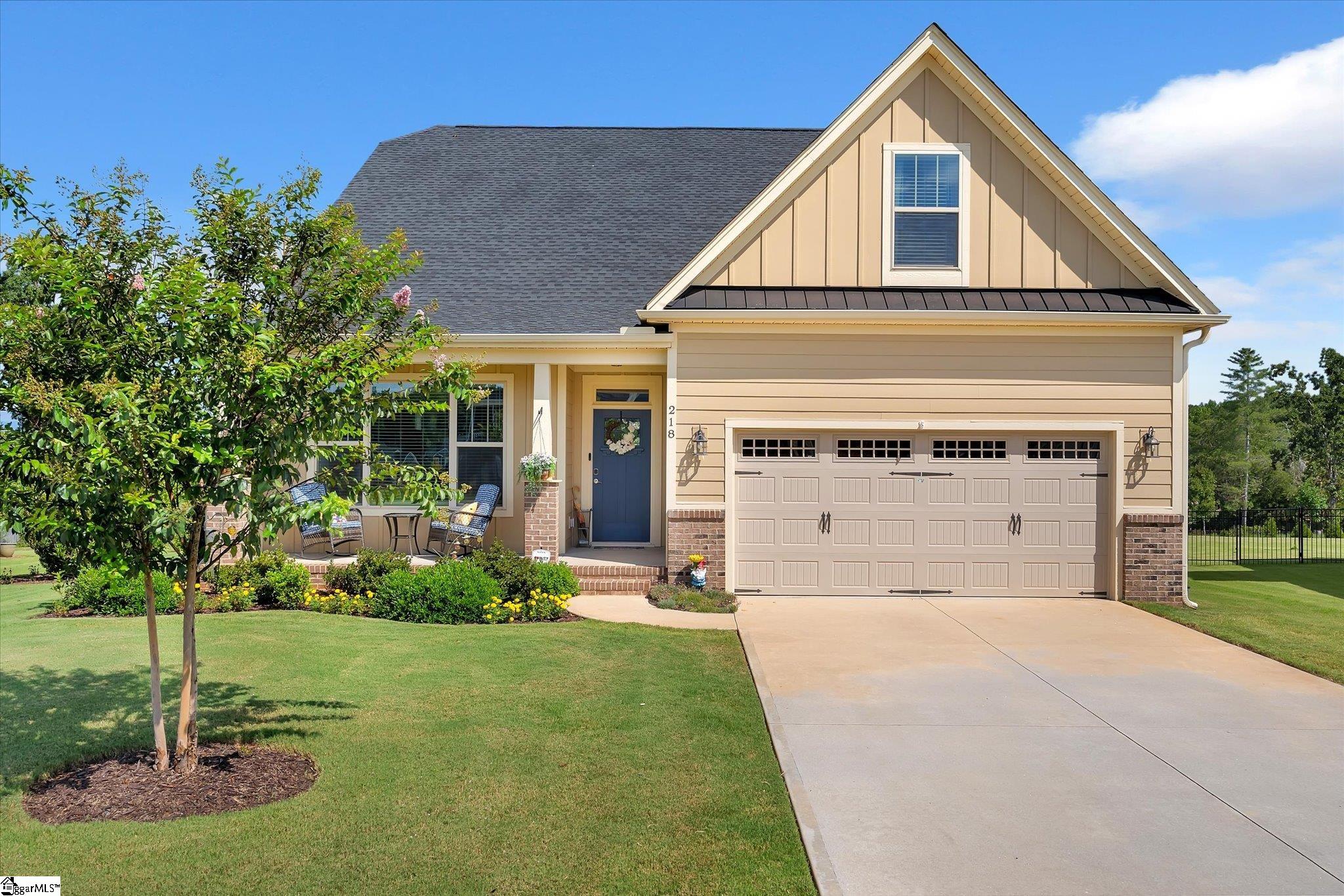 218 Montview Circle Property Photo 1