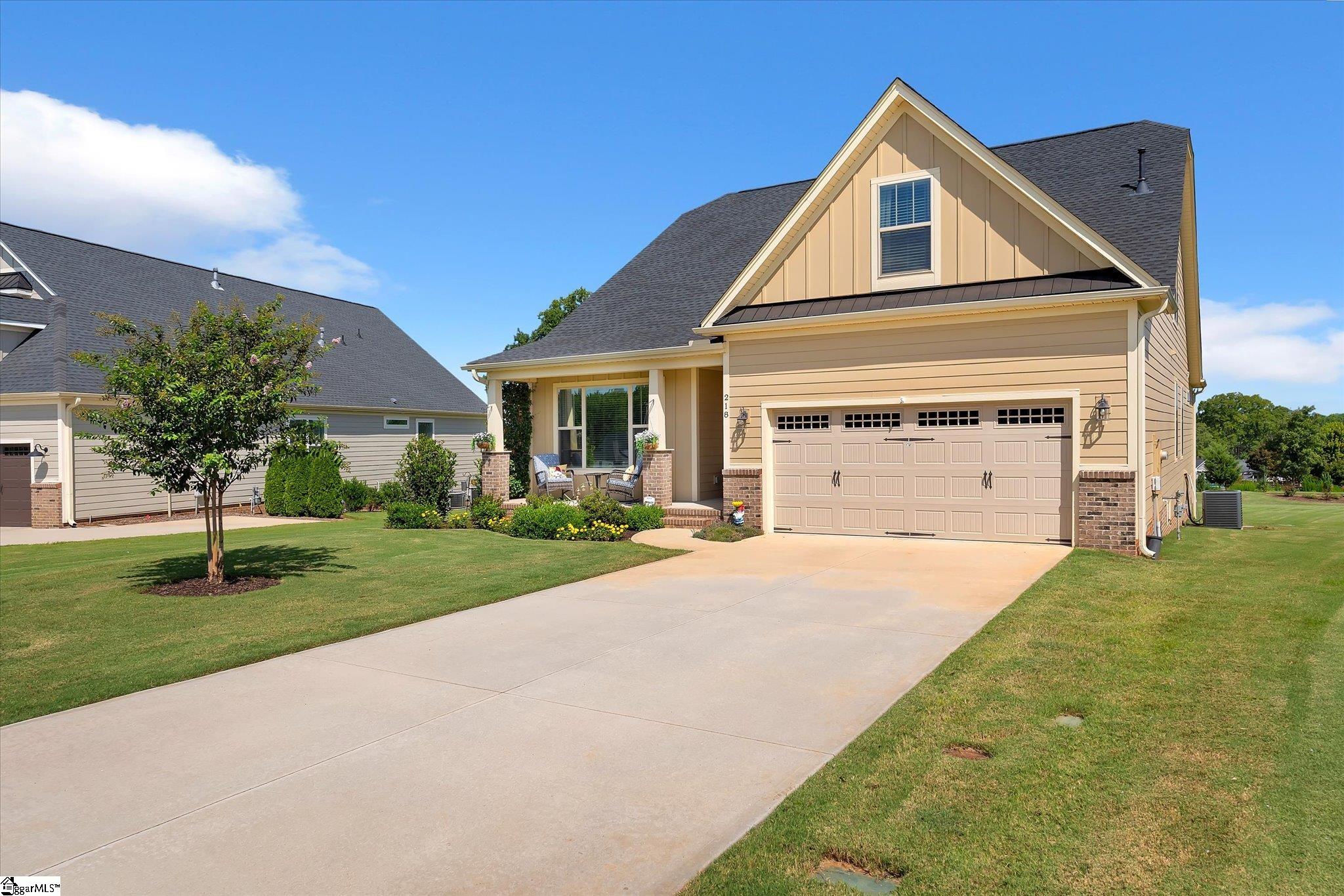 218 Montview Circle Property Photo 2