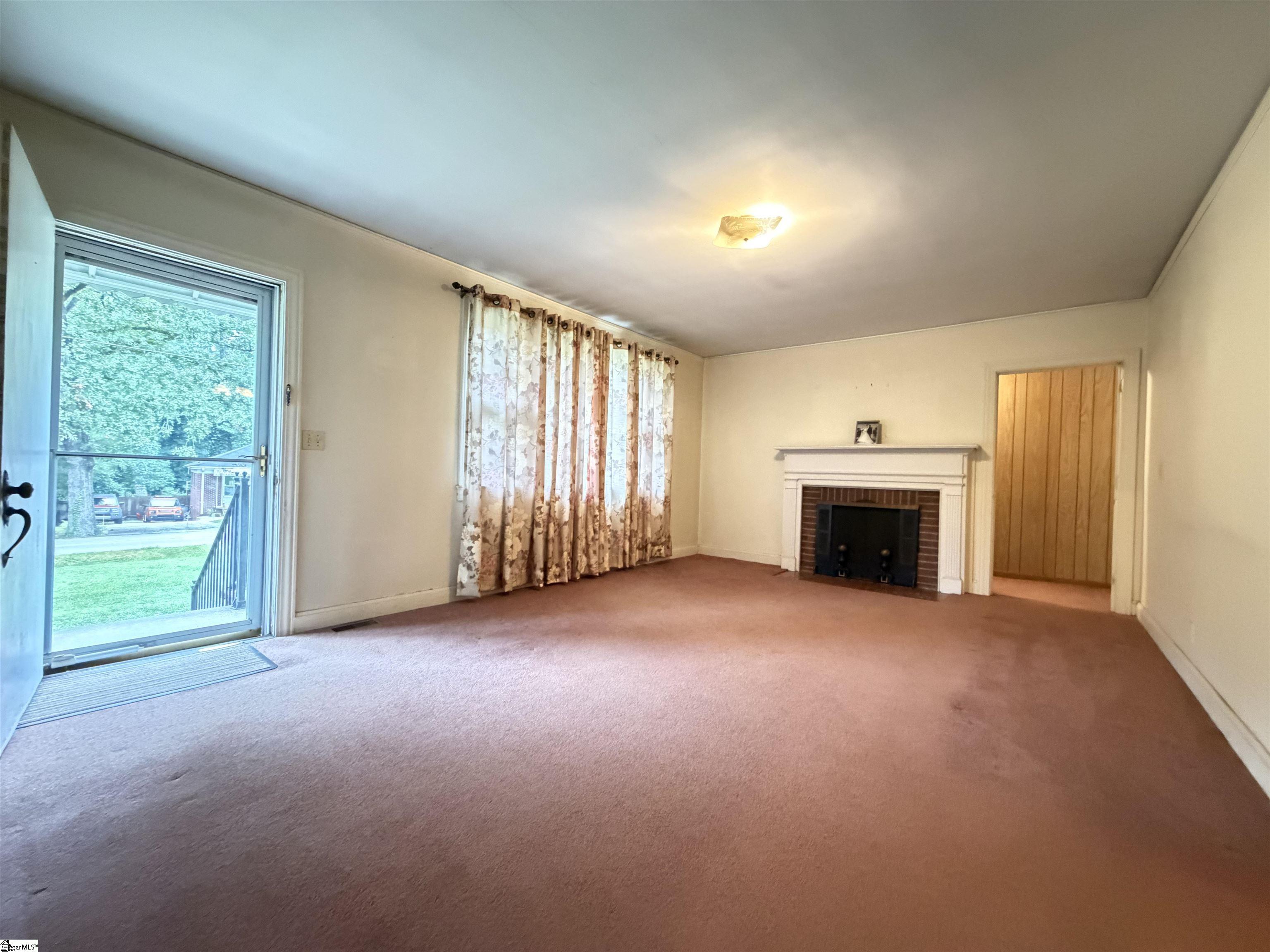 9 Twin Springs Drive Property Photo 3