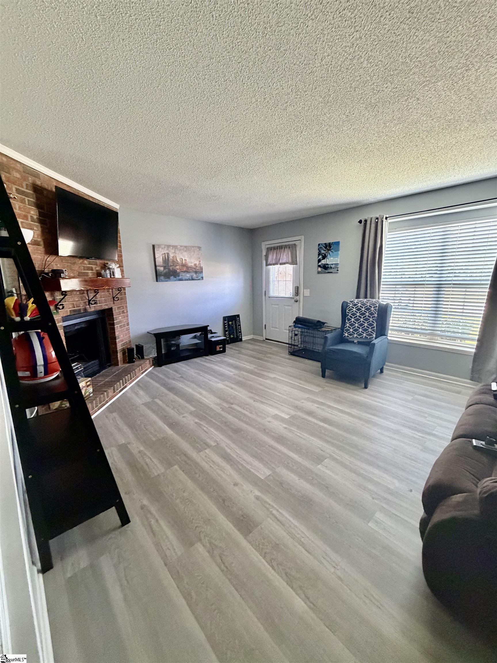 34 Birchview Street Property Photo 5