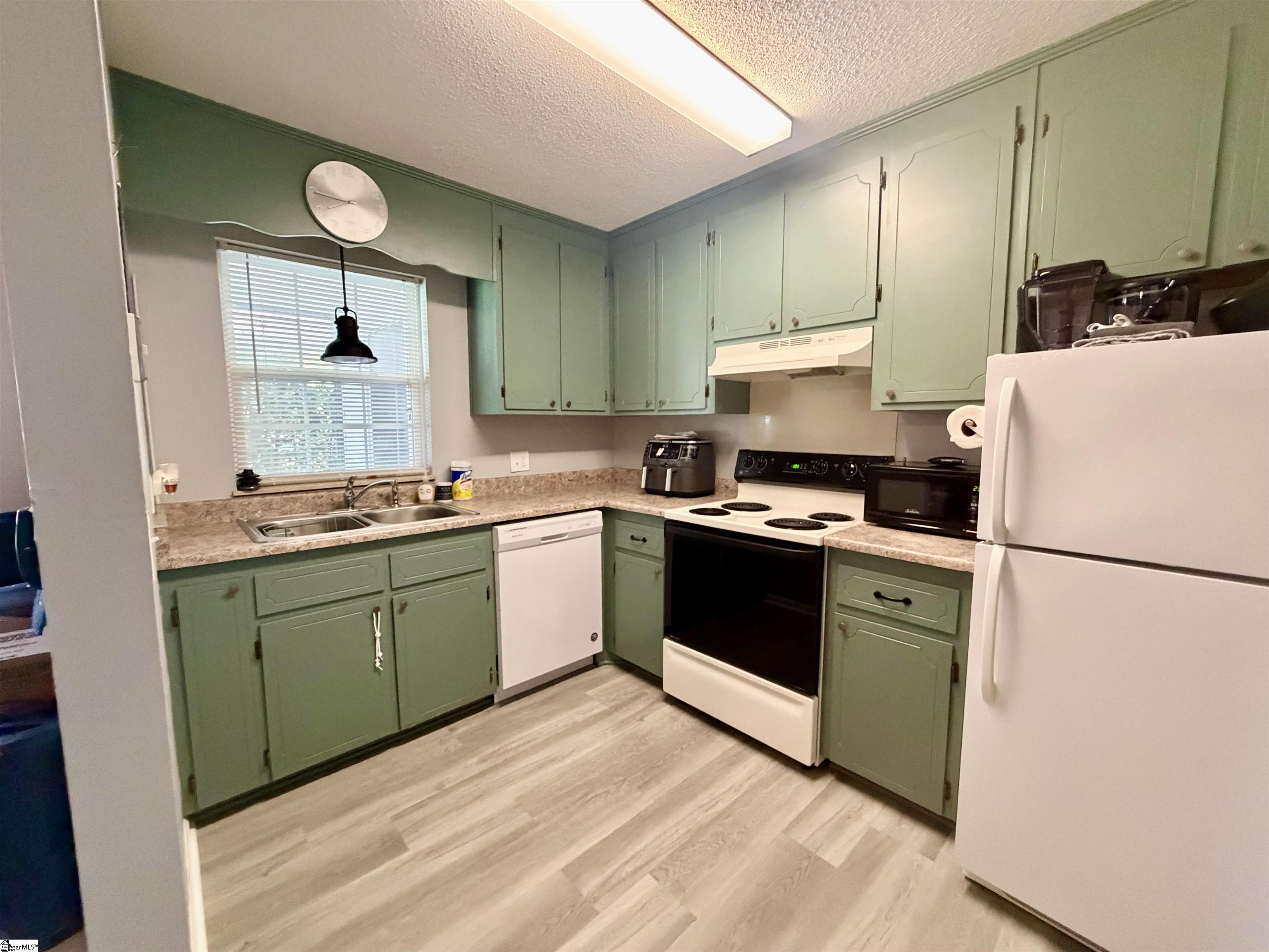 34 Birchview Street Property Photo 22