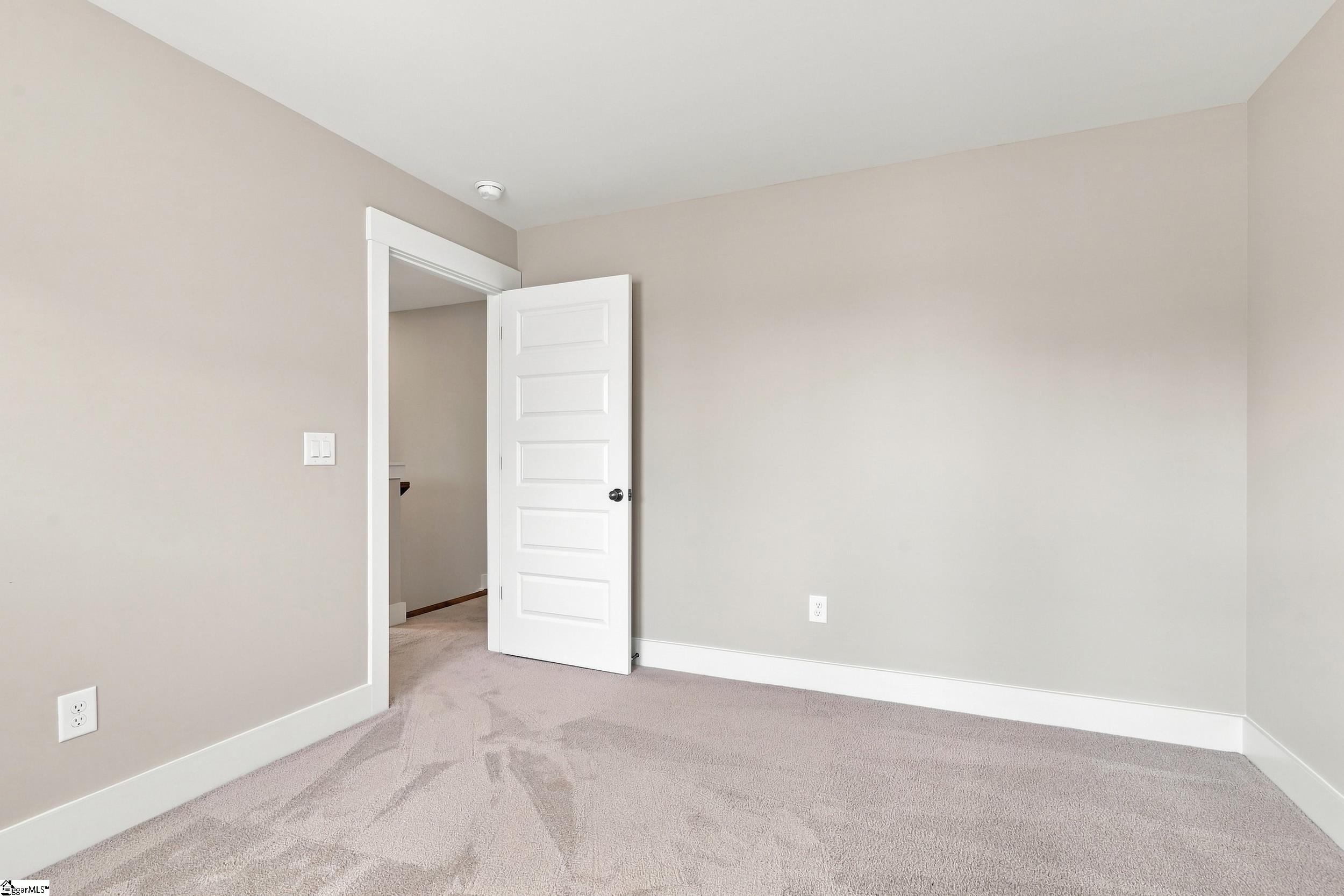 1192 N Pleasantburg Drive Property Photo 23