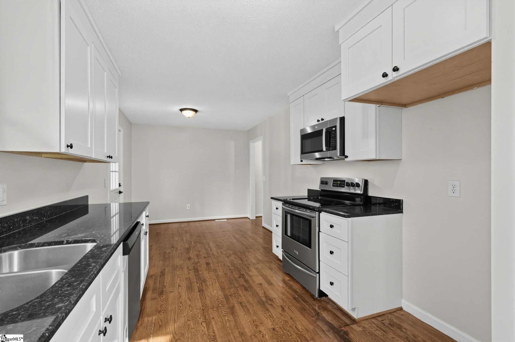 202 Vinewood Court Property Photo 8