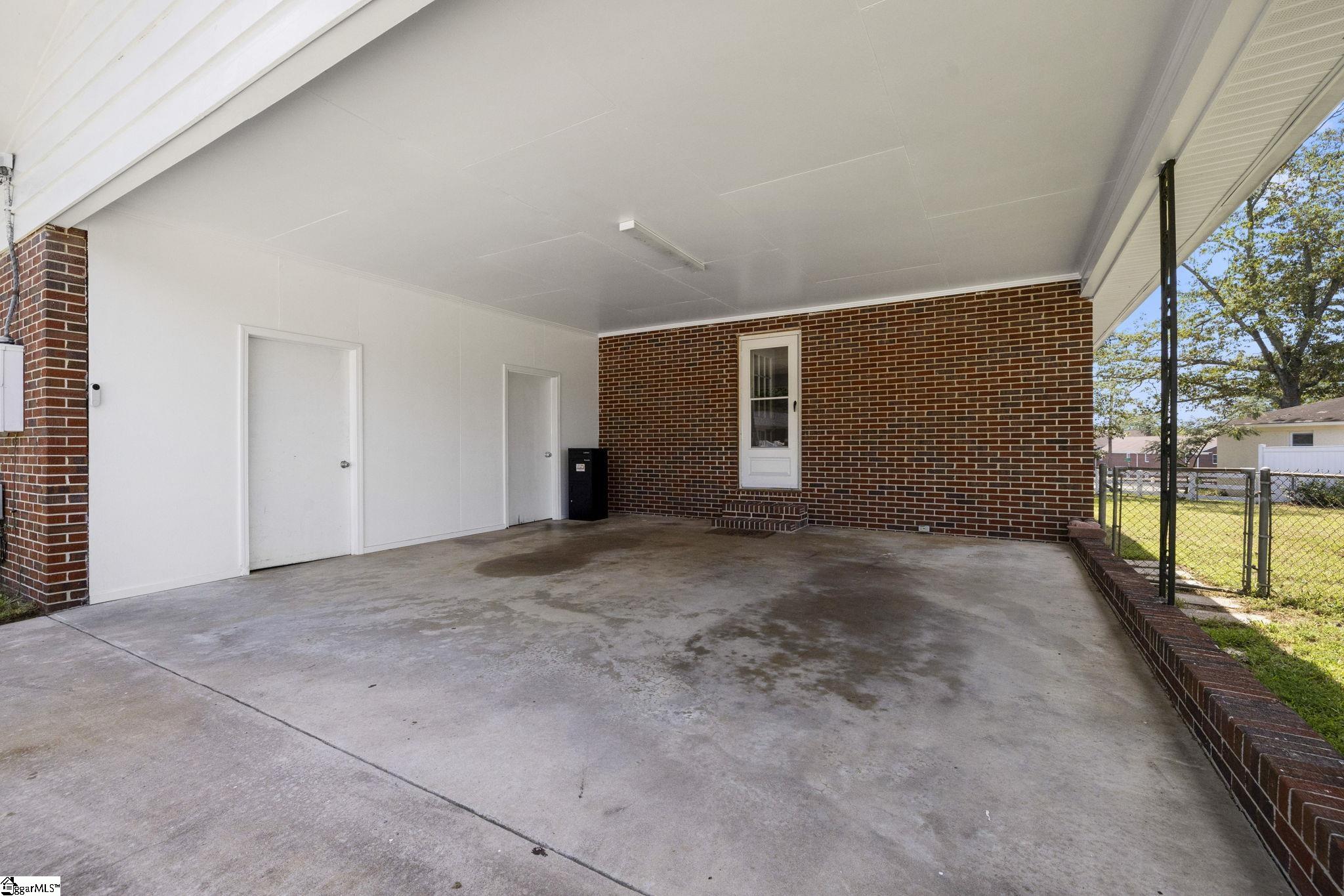 1 Dickens Lane Property Photo 25