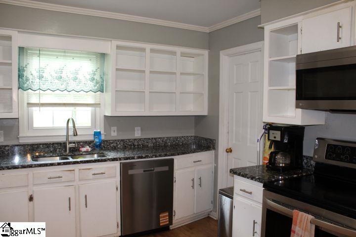 103 Pine Forest Drive Property Photo 5
