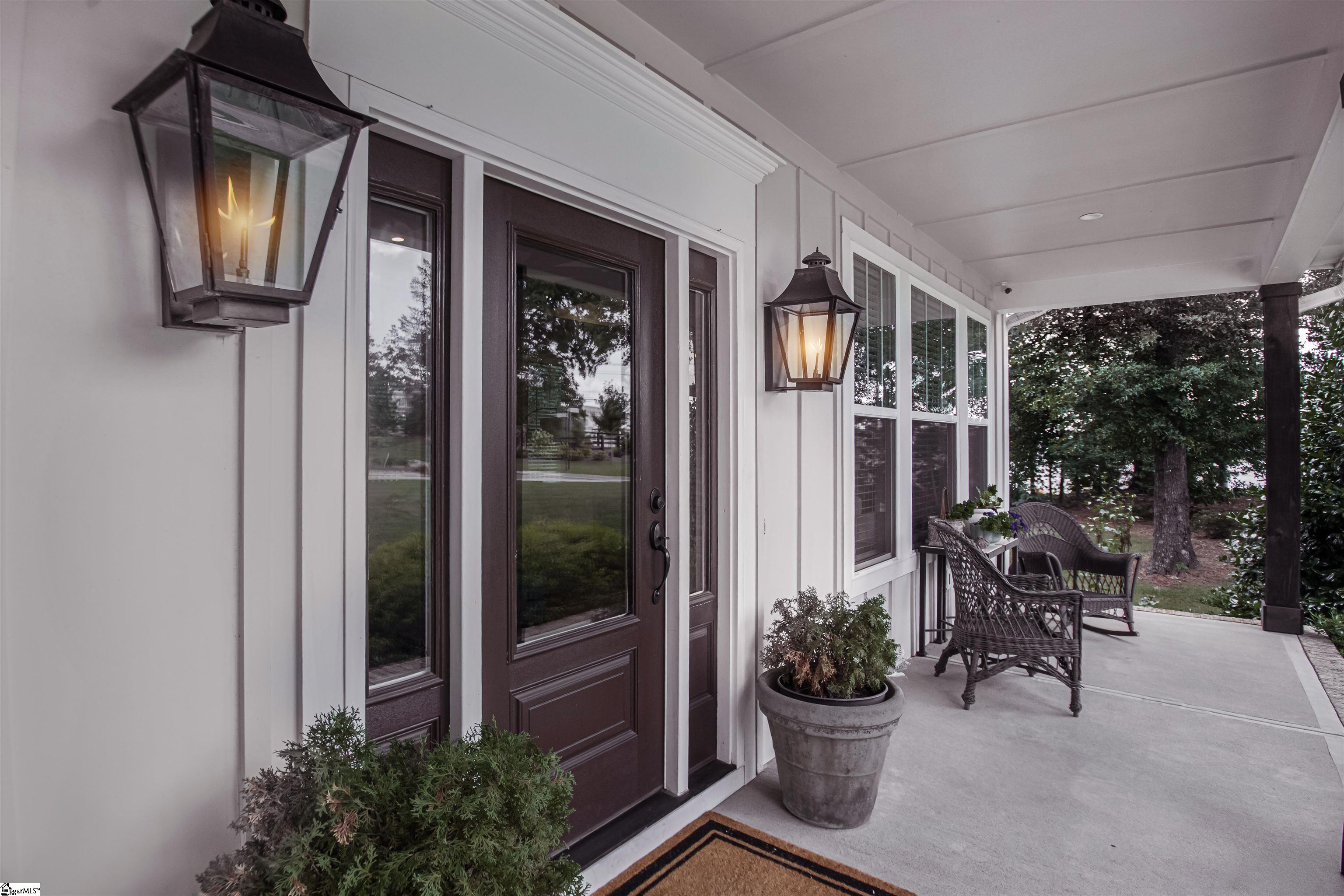 2 Country Squire Court Property Photo 3