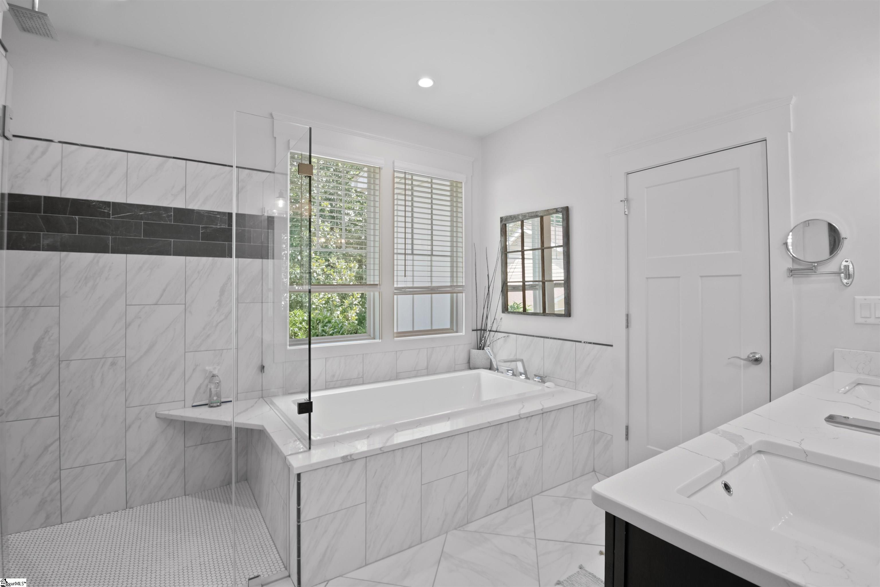 2 Country Squire Court Property Photo 26