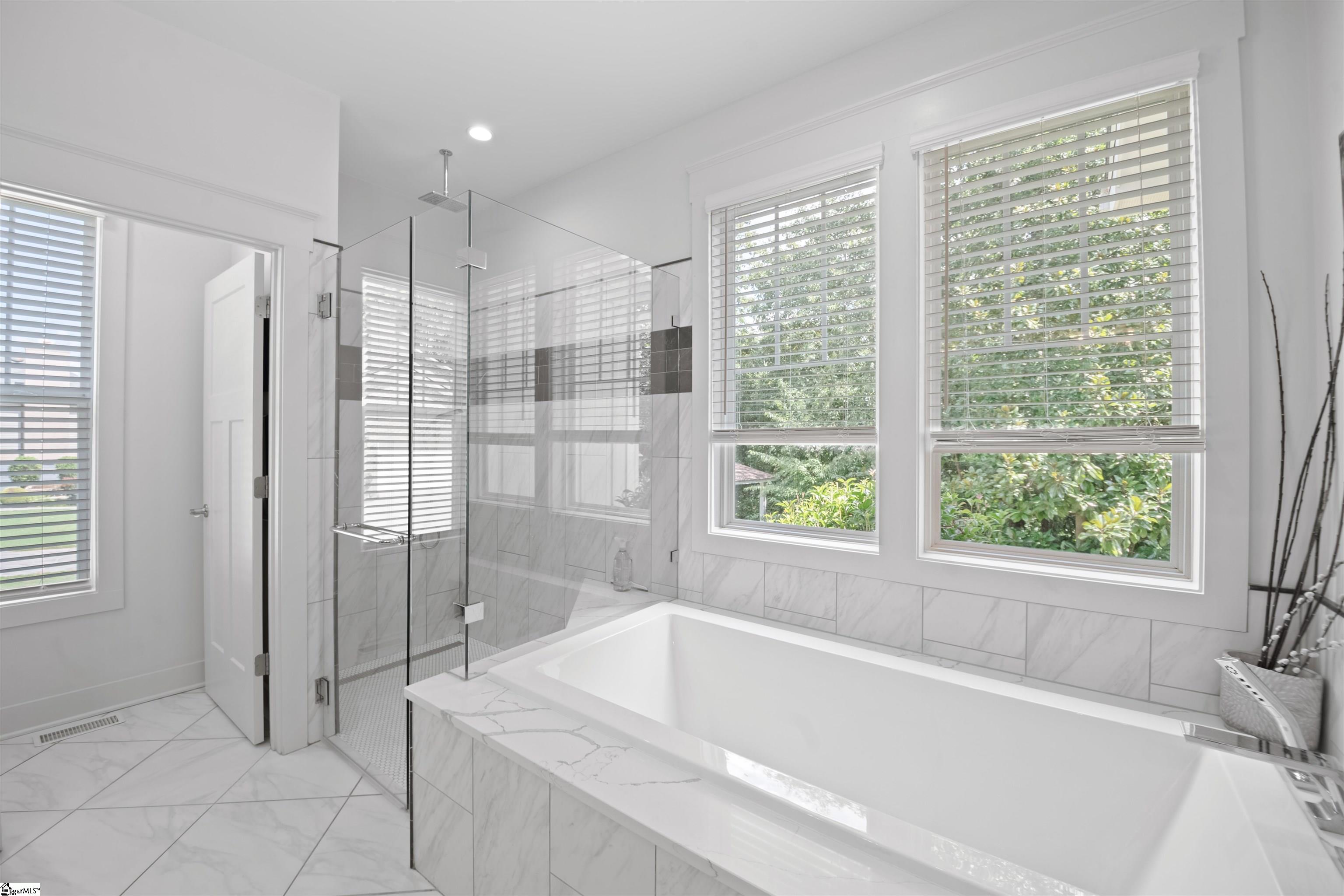 2 Country Squire Court Property Photo 27