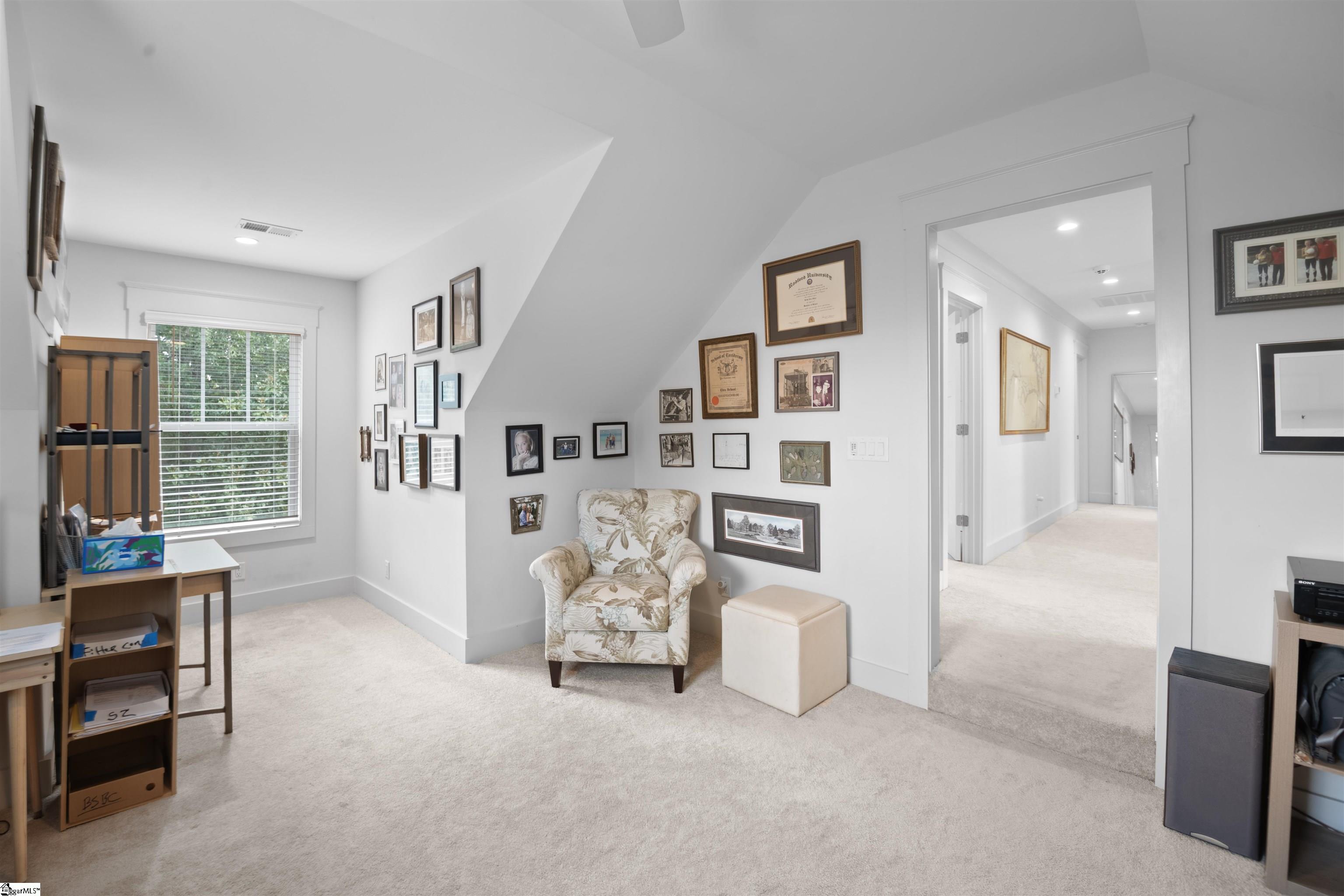 2 Country Squire Court Property Photo 35
