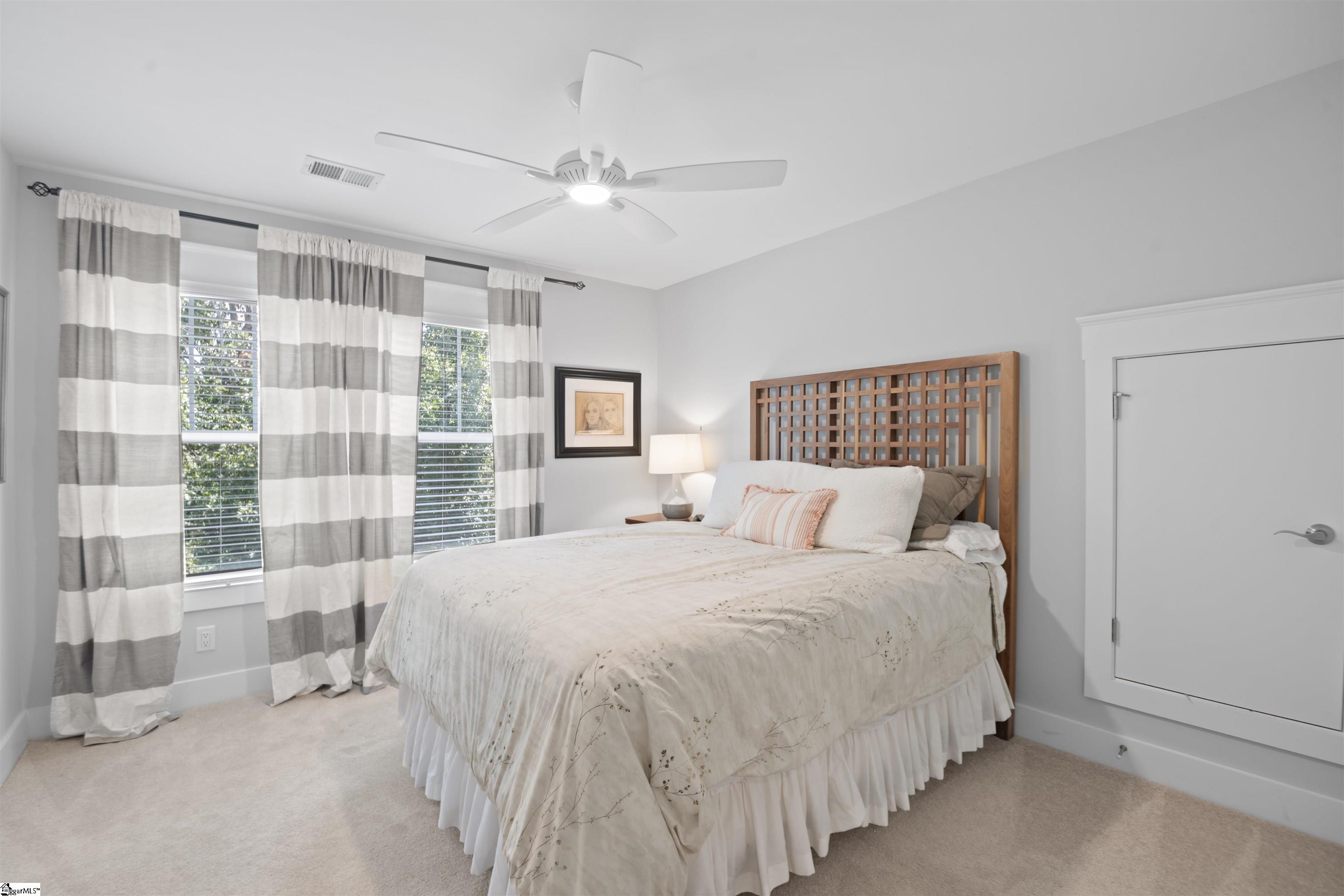 2 Country Squire Court Property Photo 41
