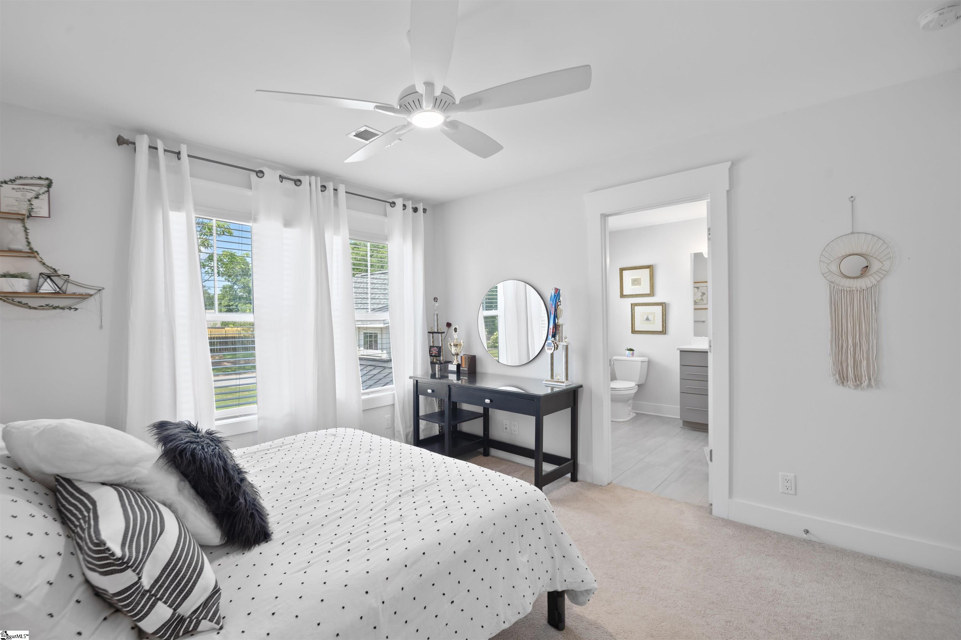 2 Country Squire Court Property Photo 45