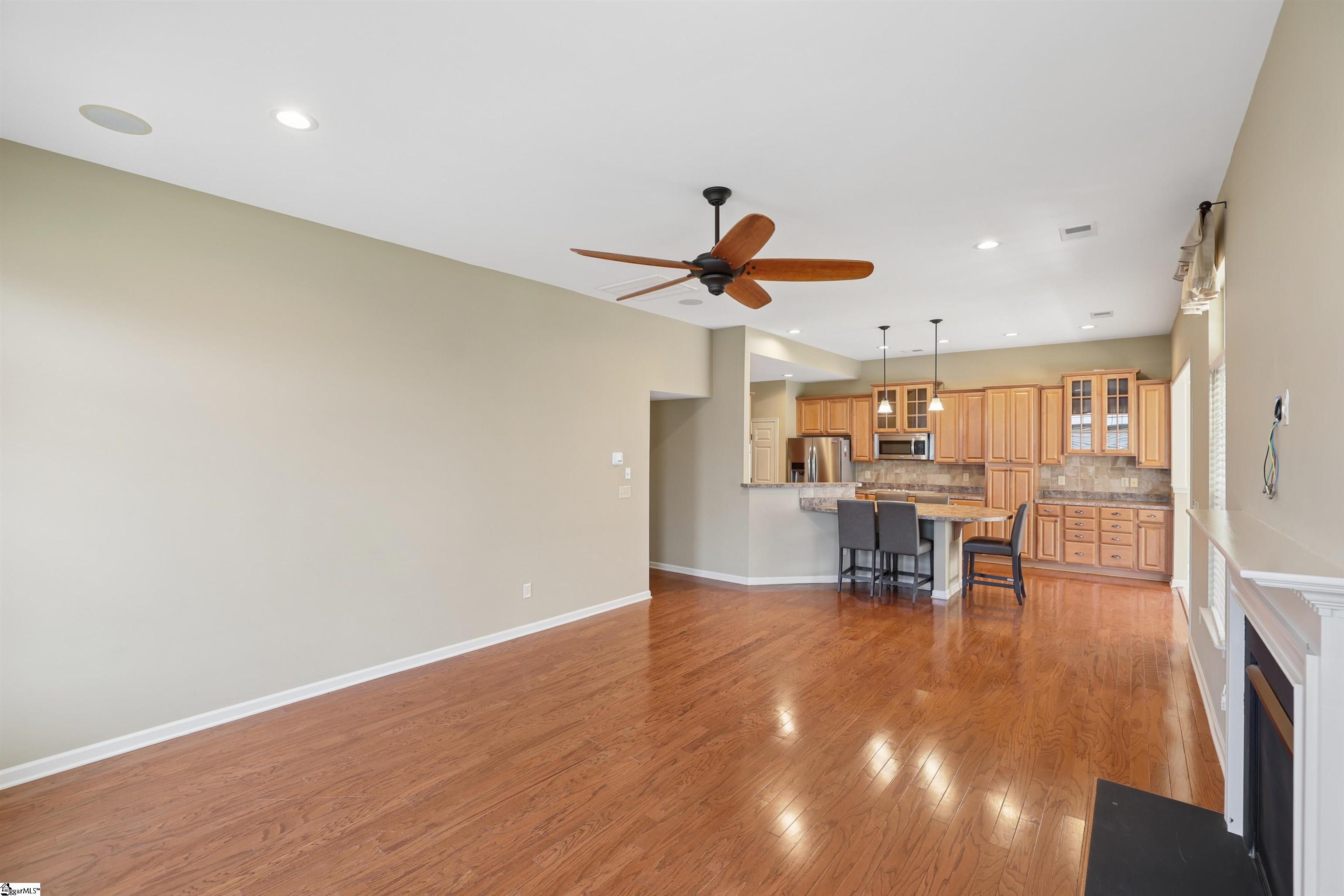 159 Castleton Circle Property Photo 5