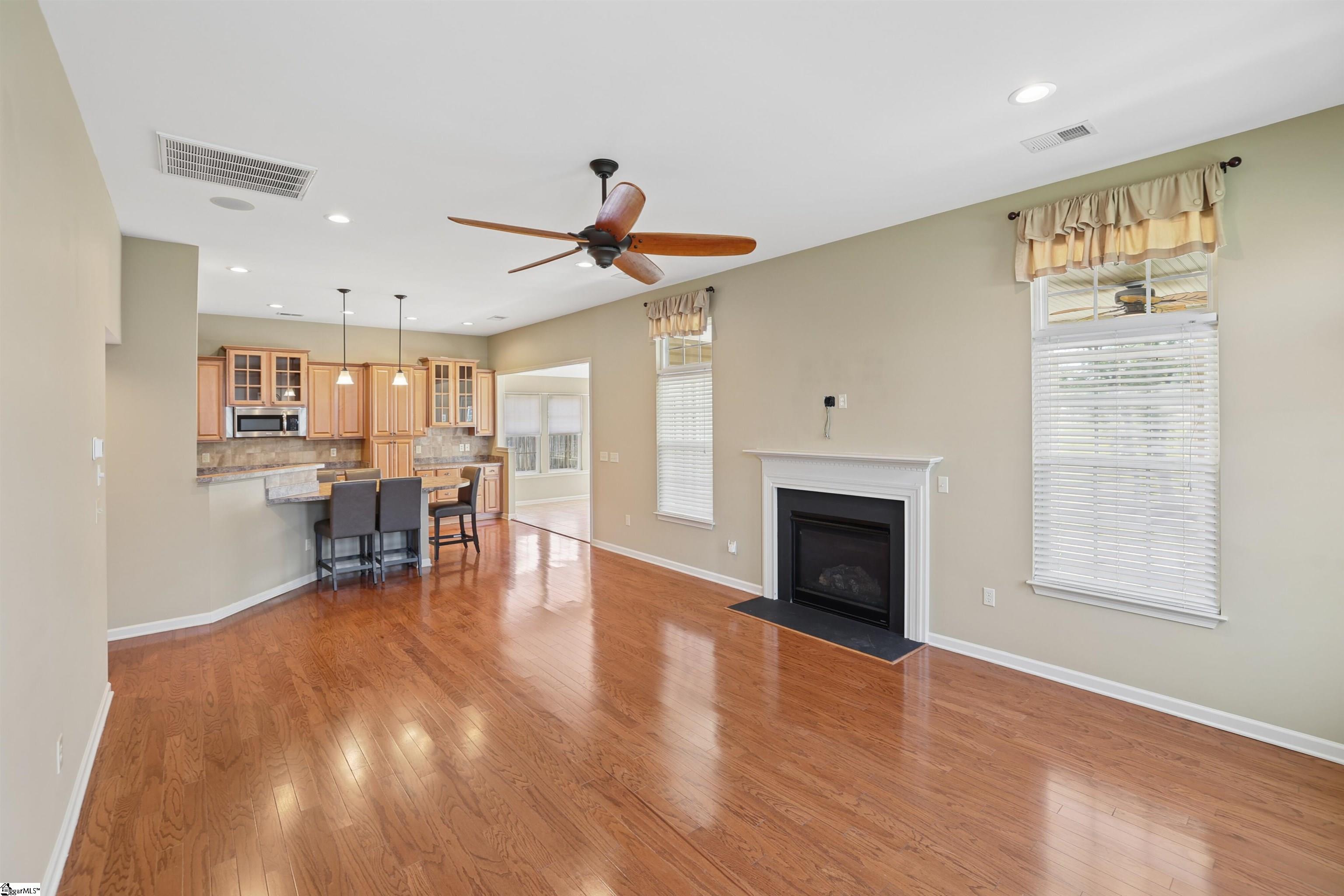 159 Castleton Circle Property Photo 6