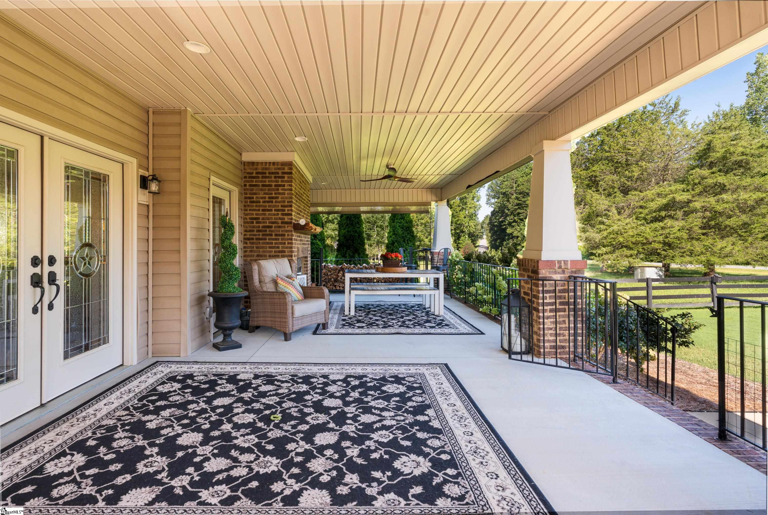 152 River Bend Road Property Photo 5