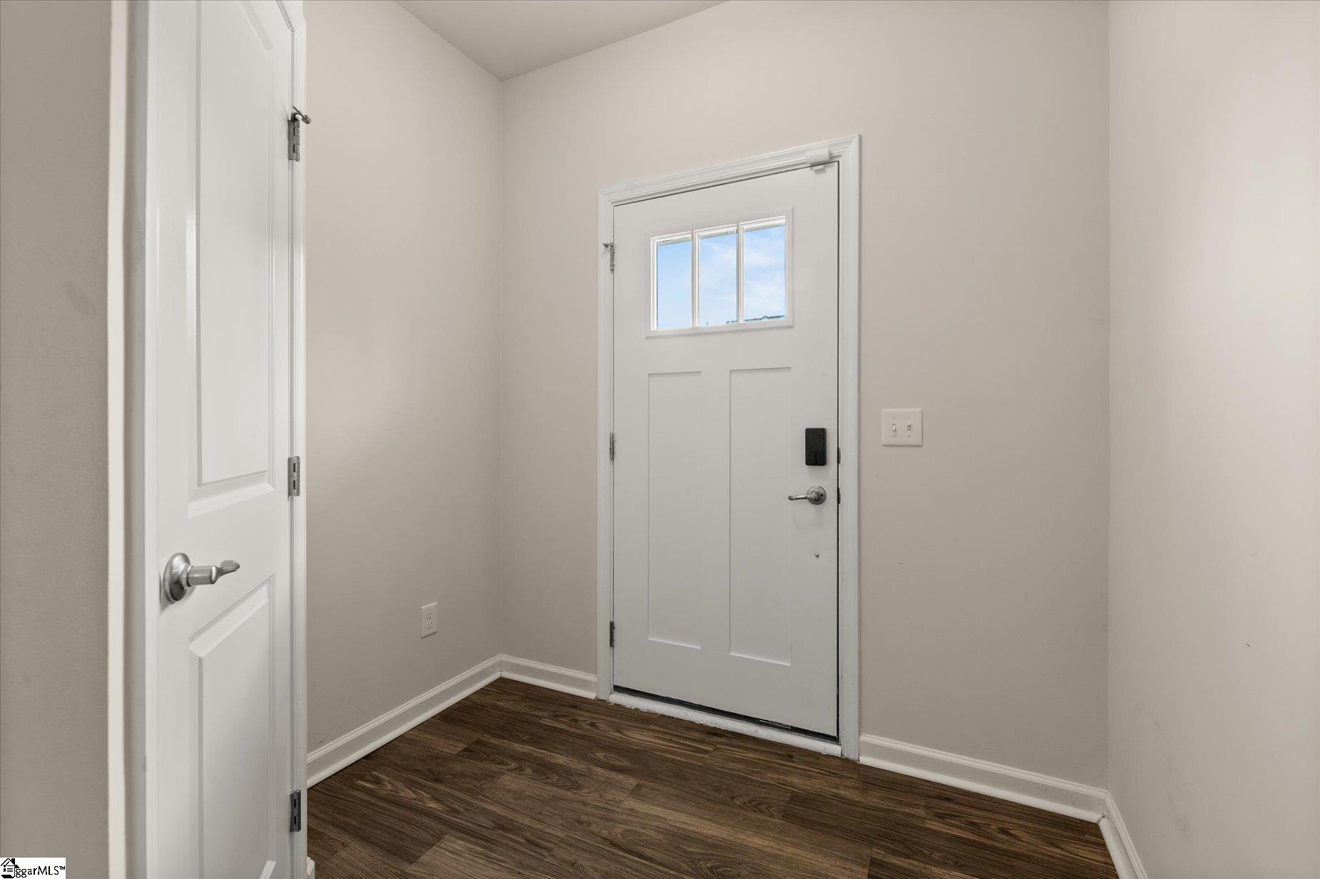 557 Preakness Run Property Photo 6