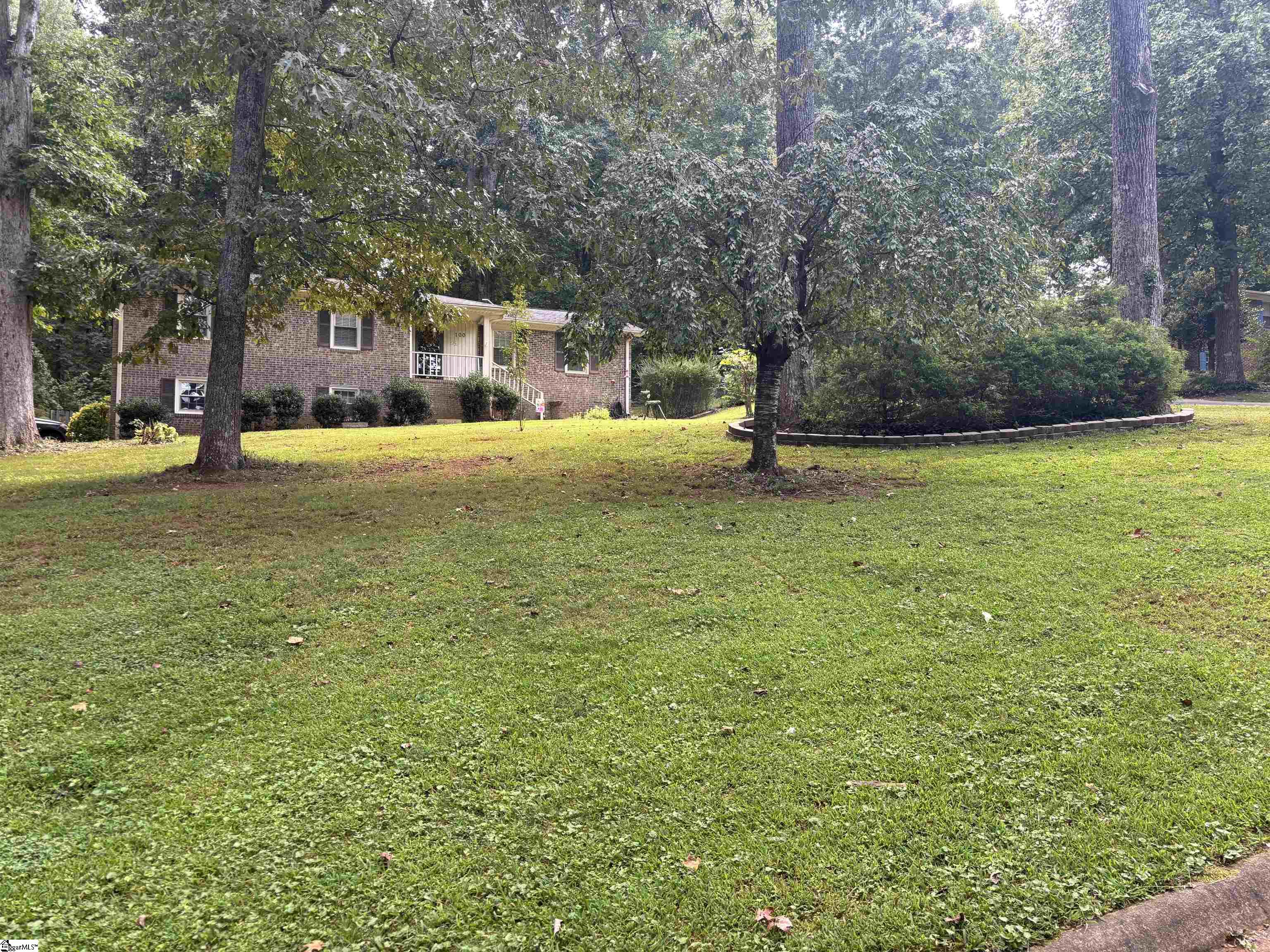 100 Laconia Drive Property Photo 2