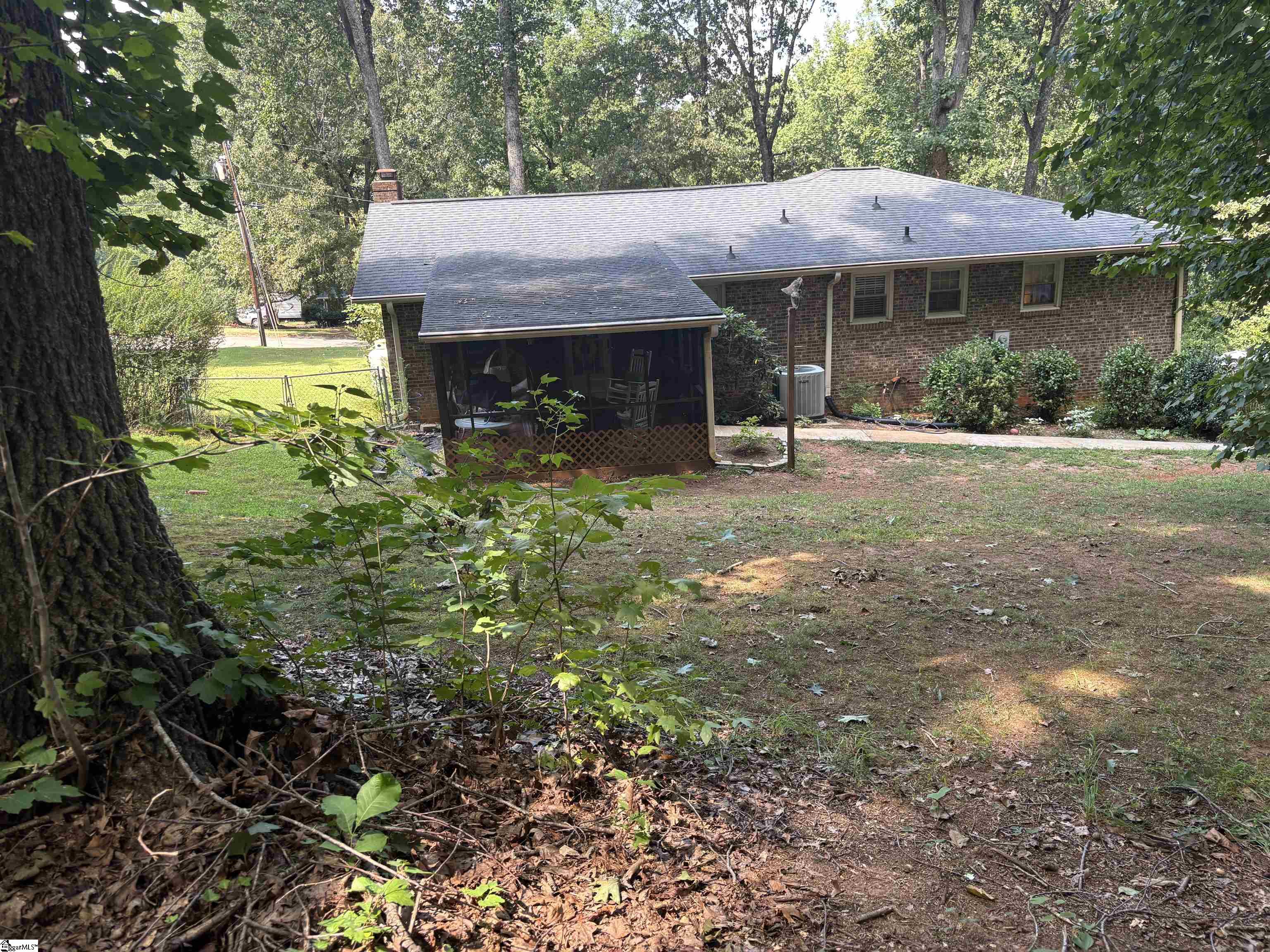 100 Laconia Drive Property Photo 4