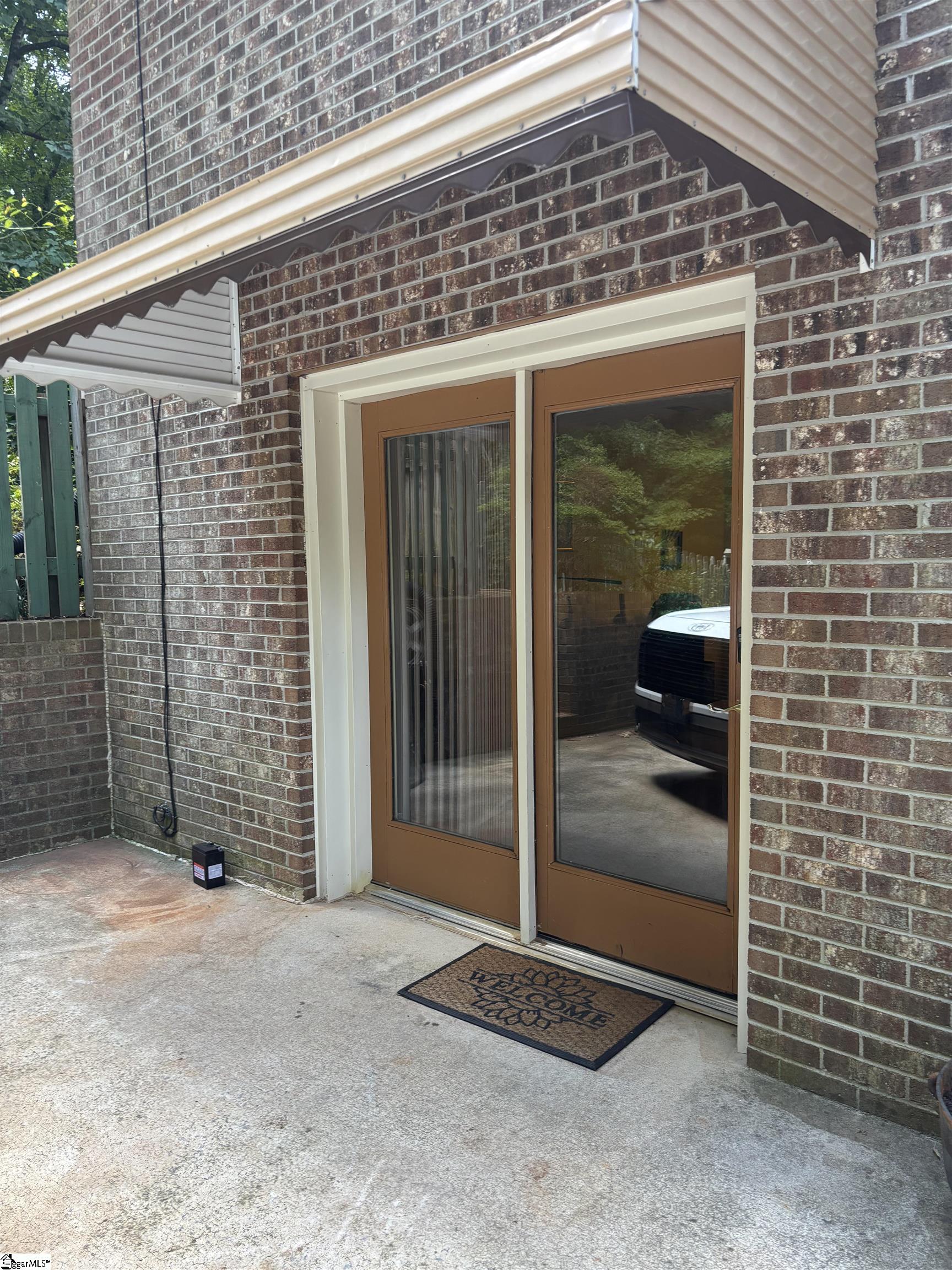 100 Laconia Drive Property Photo 6