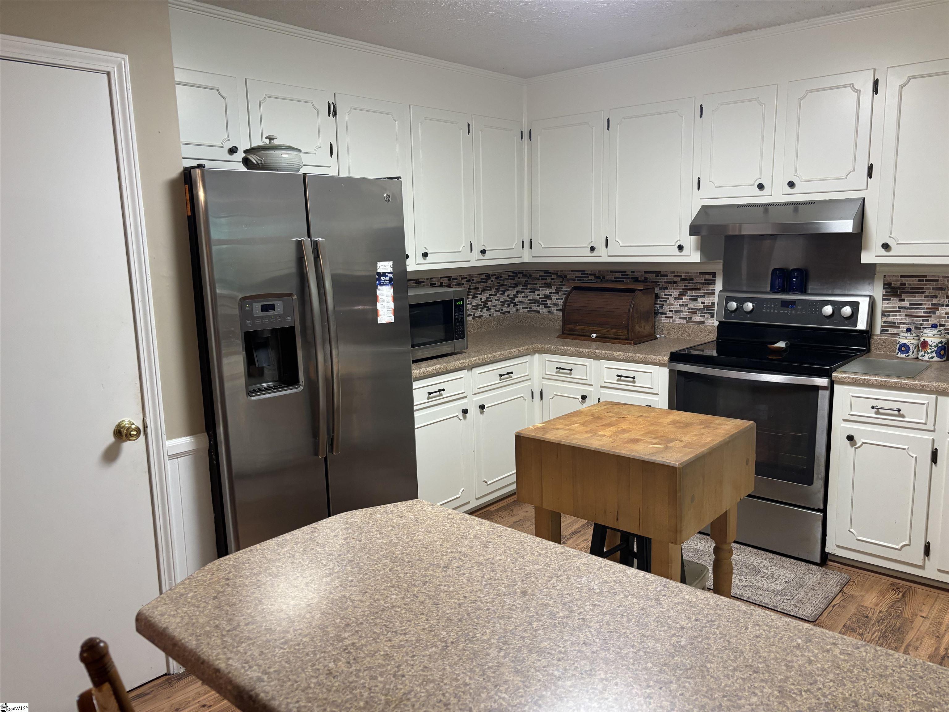 100 Laconia Drive Property Photo 19